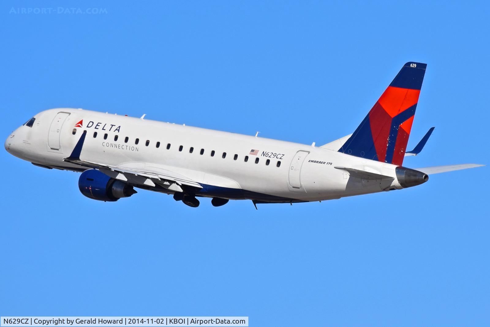 N629CZ, 2008 Embraer 175LR (ERJ-170-200LR) C/N 17000236, Departing BOI.