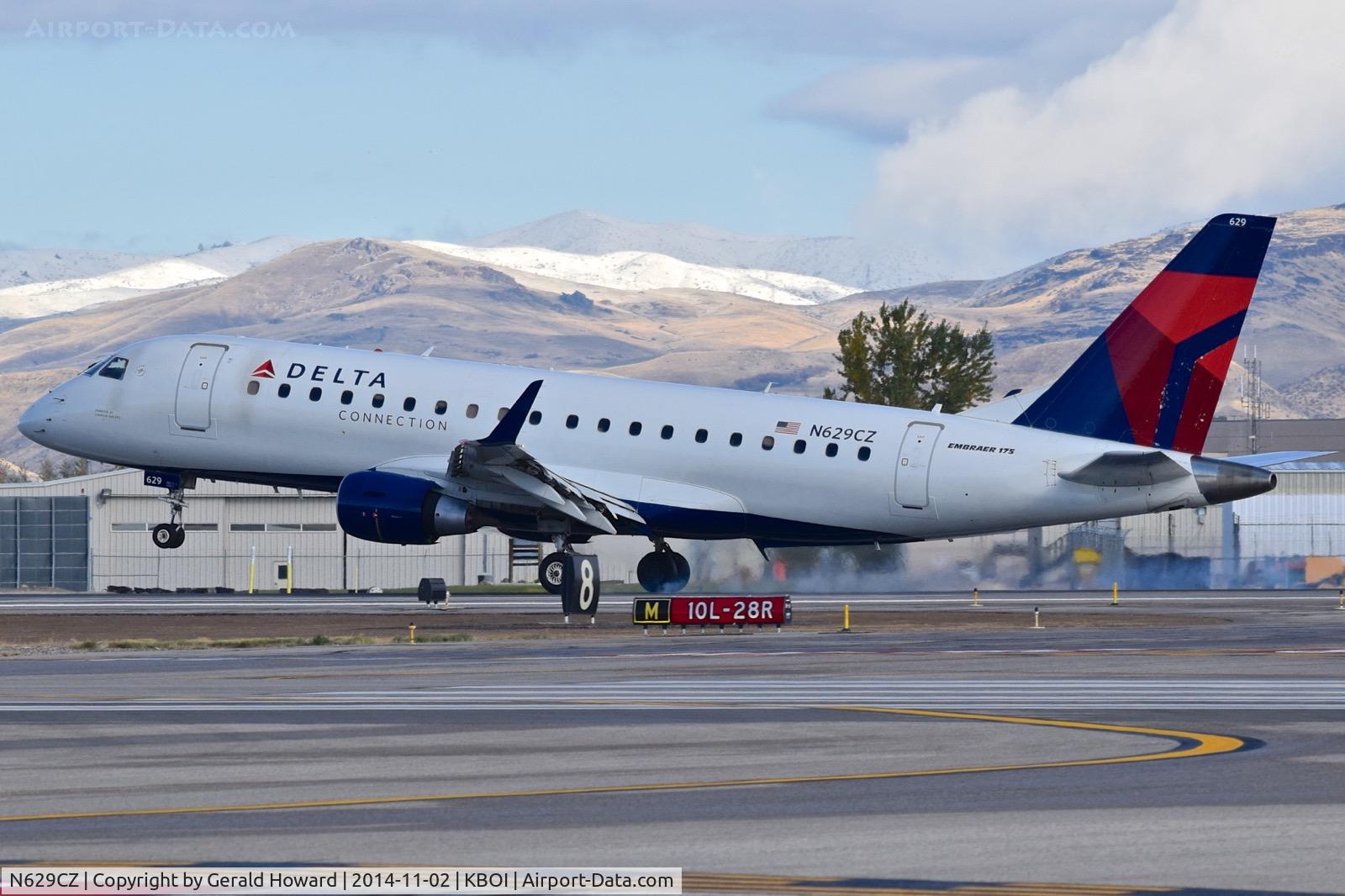 N629CZ, 2008 Embraer 175LR (ERJ-170-200LR) C/N 17000236, Touch down on RWY 28R.