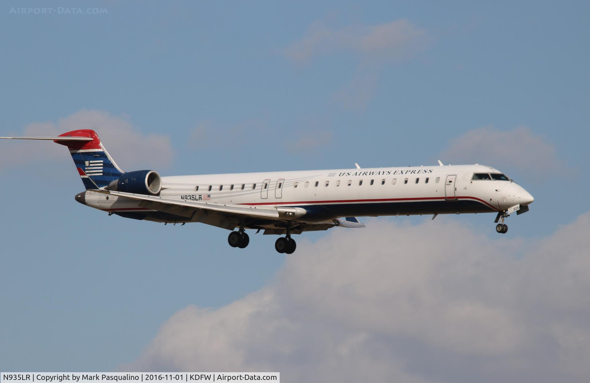 N935LR, 2005 Bombardier CRJ-900ER (CL-600-2D24) C/N 15035, CL-600-2D24