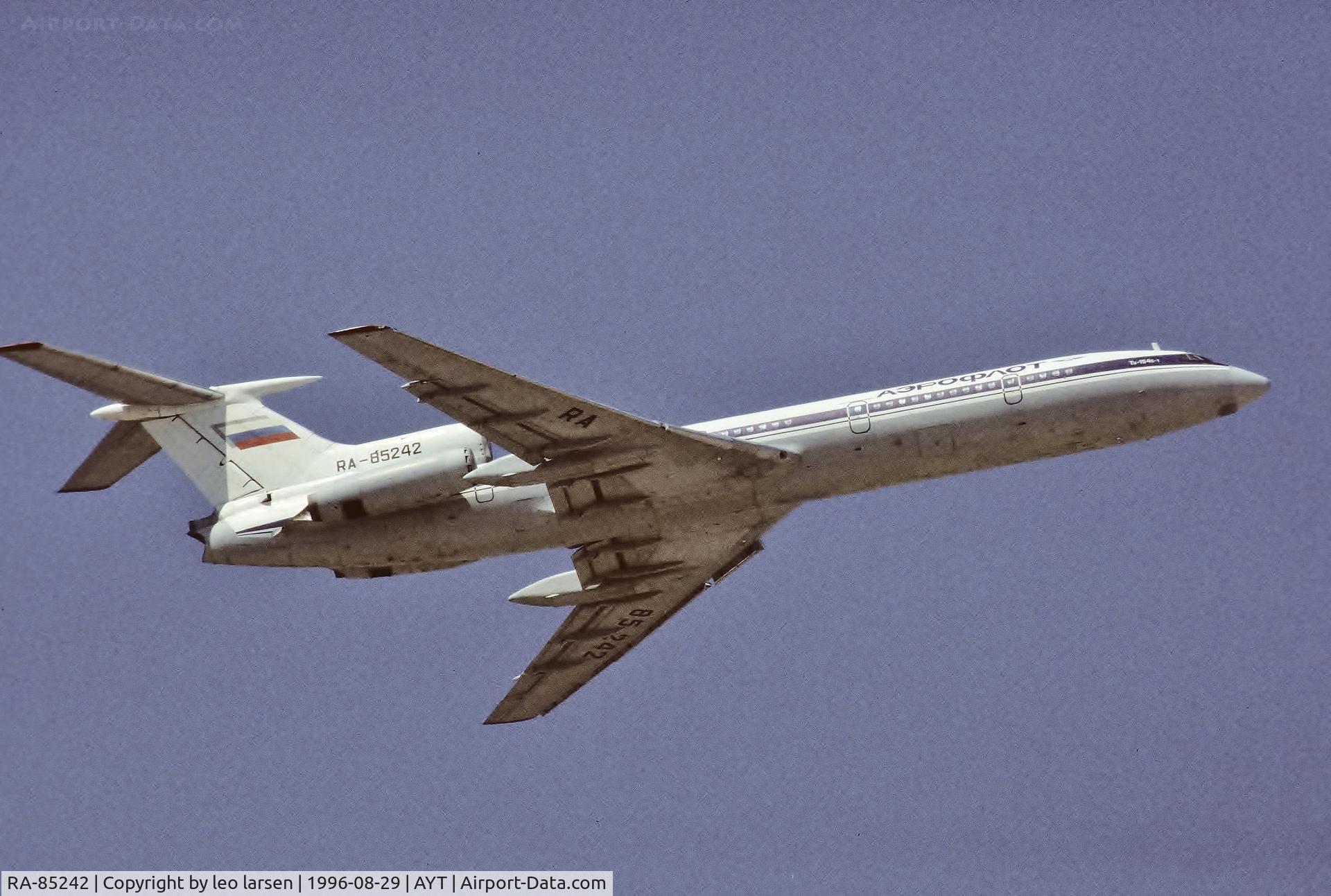 RA-85242, Tupolev Tu-154B-1 C/N 77A242, Antalya 29.8.1996