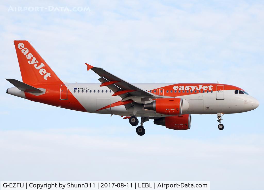 G-EZFU, 2010 Airbus A319-111 C/N 4313, Landing rwy 25R in new c/s