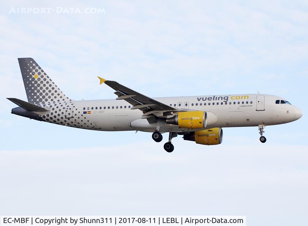EC-MBF, 2008 Airbus A320-214 C/N 3492, Landing rwy 25R