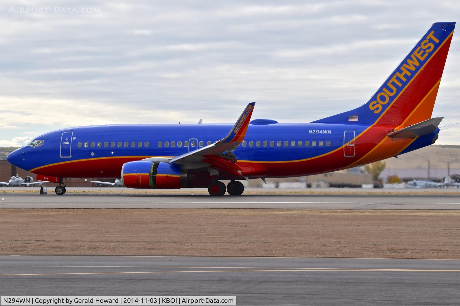 N294WN, 2007 Boeing 737-7H4 C/N 32540, Landing roll out on RWY 10L.