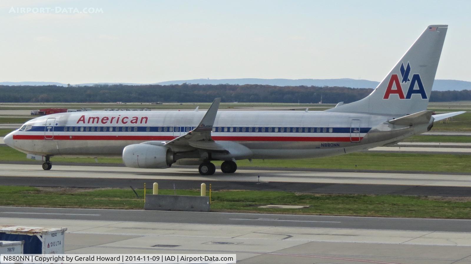 N880NN, 2011 Boeing 737-823 C/N 40769, Taxiing to runways.
