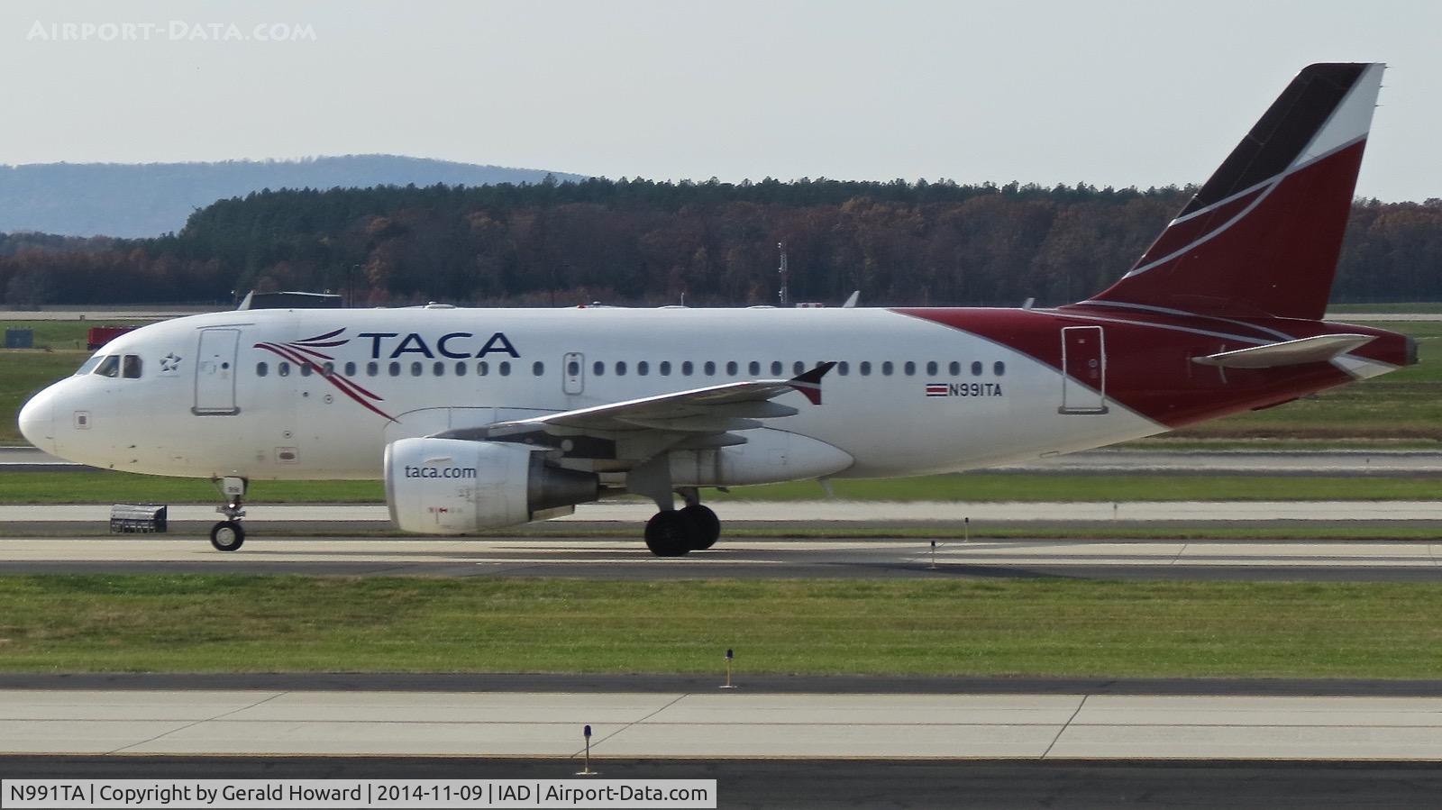 N991TA, 2001 Airbus A319-112 C/N 1625, Taxiing to the runway.