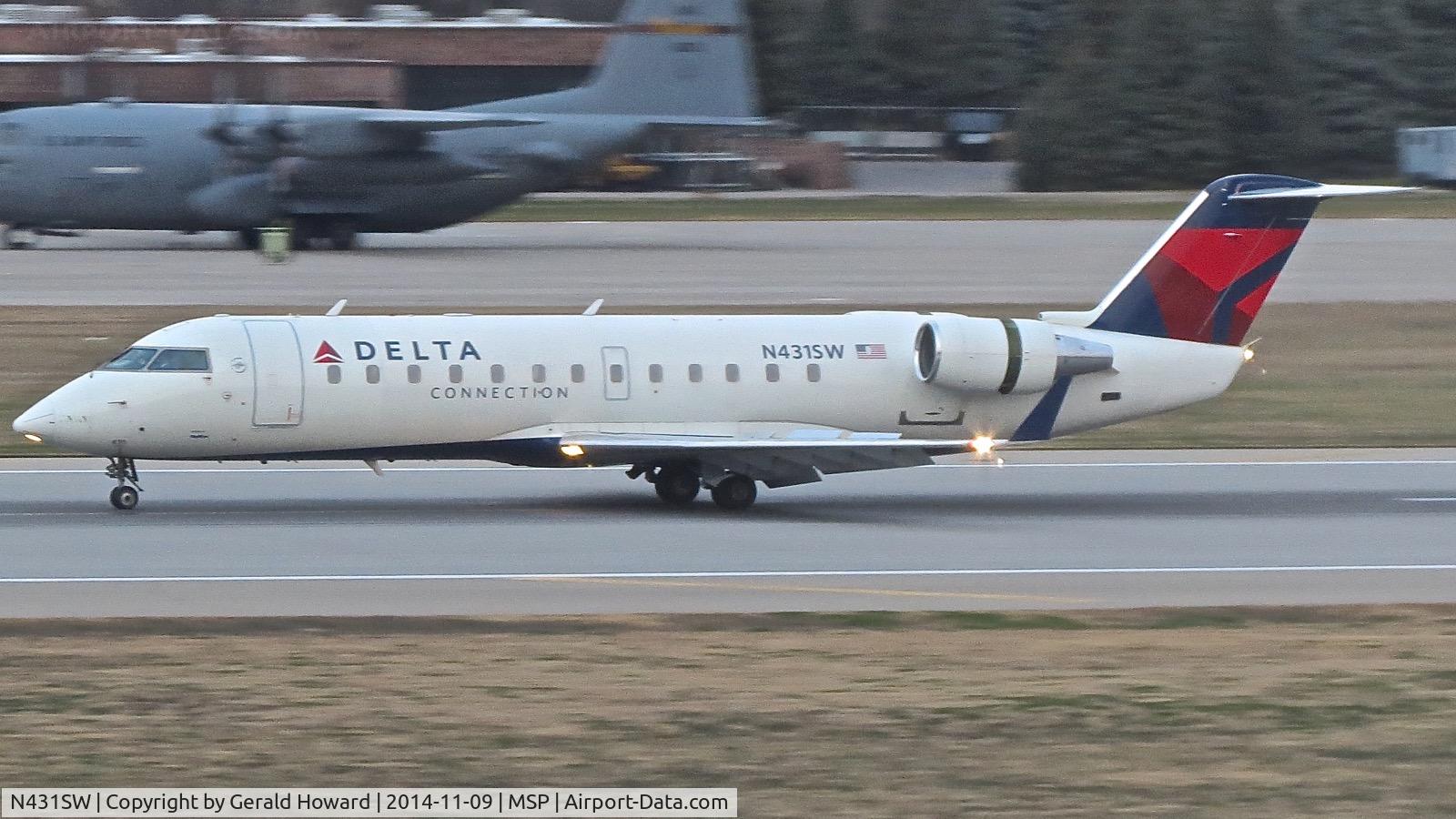 N431SW, 2001 Bombardier CRJ-200LR (CL-600-2B19) C/N 7536, Landing roll out on RWY 30R.