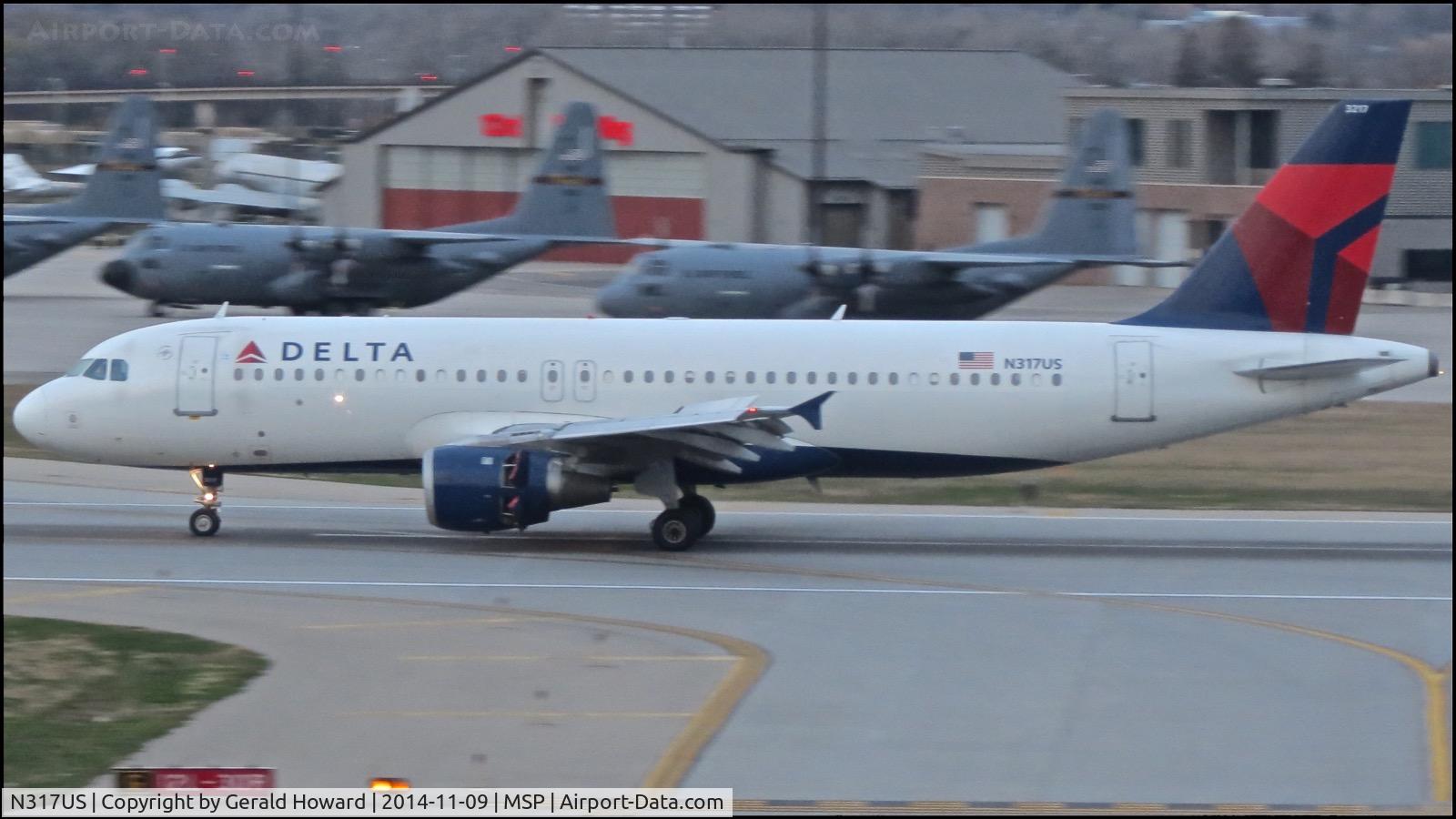 N317US, 1991 Airbus A320-211 C/N 197, Landing roll out on RWY 30R.