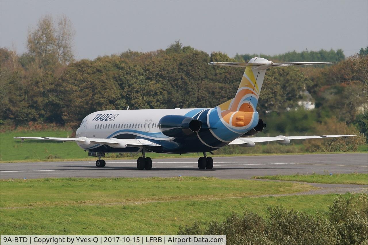 9A-BTD, 1992 Fokker 100 (F-28-0100) C/N 11407, Fokker 100, Lining up rwy 25L, Brest-Bretagne airport (LFRB-BES)