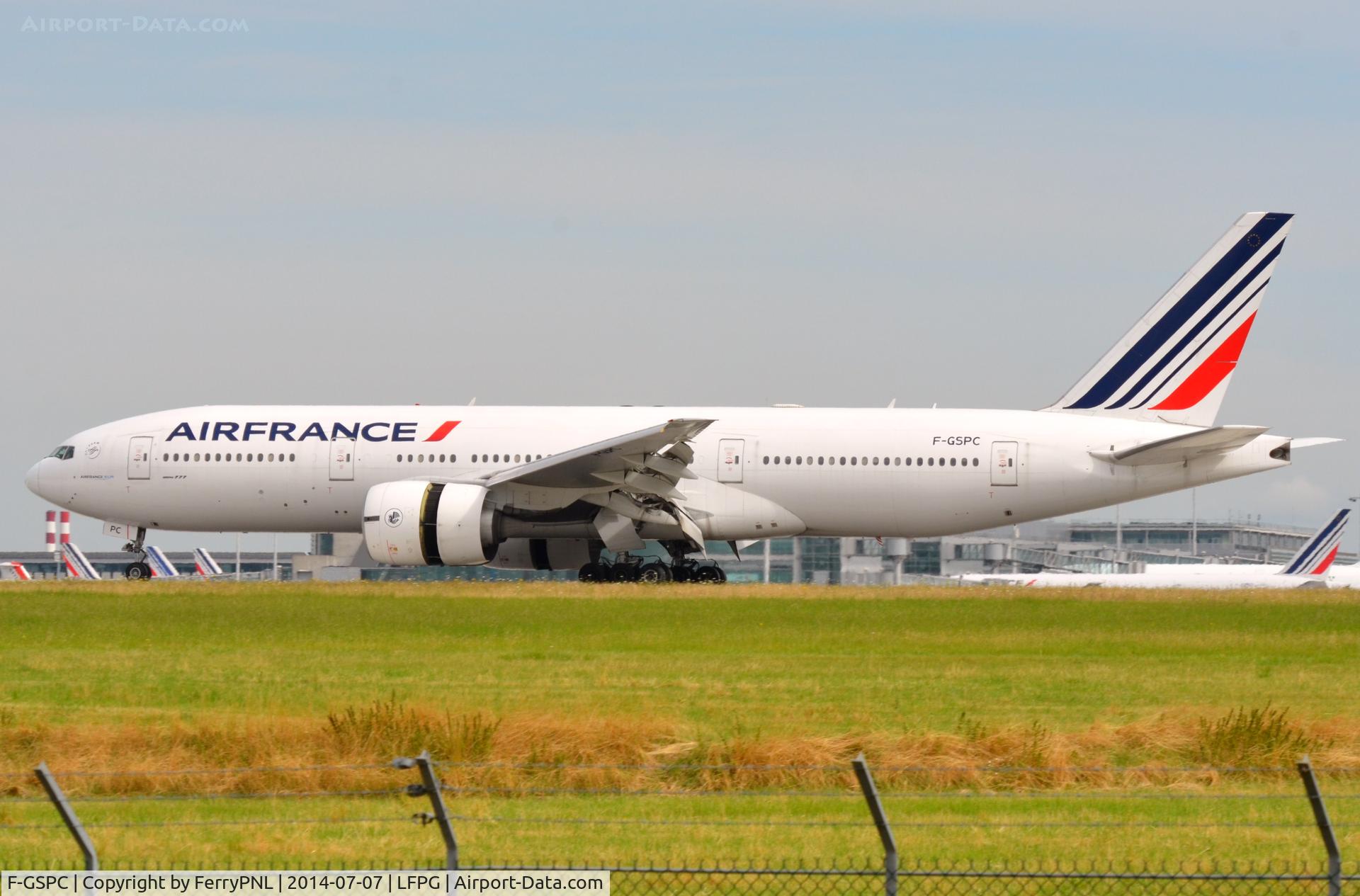 F-GSPC, 1998 Boeing 777-228/ER C/N 29004, Air France B772 touching-down