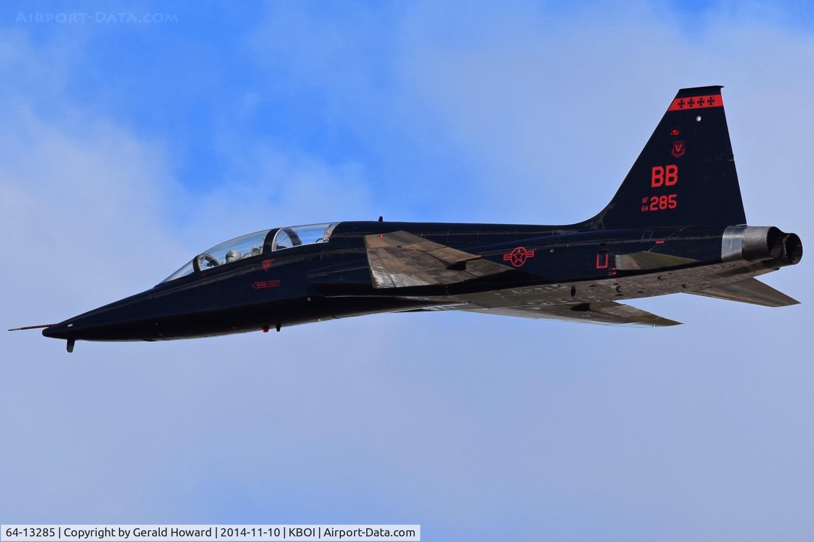 64-13285, 1964 Northrop T-38A Talon C/N N.5714, Departing BOI. 9th Recon Wing, Beale AFB, CA