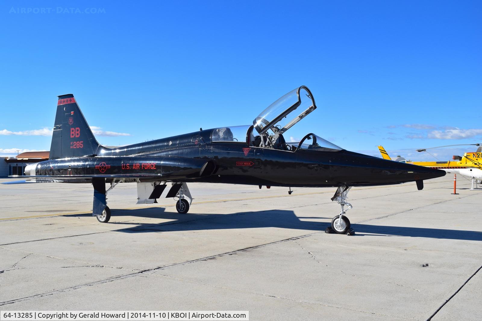 64-13285, 1964 Northrop T-38A Talon C/N N.5714, Parked on the south GA ramp. 9th Recon Wing, Beale AFB, CA.