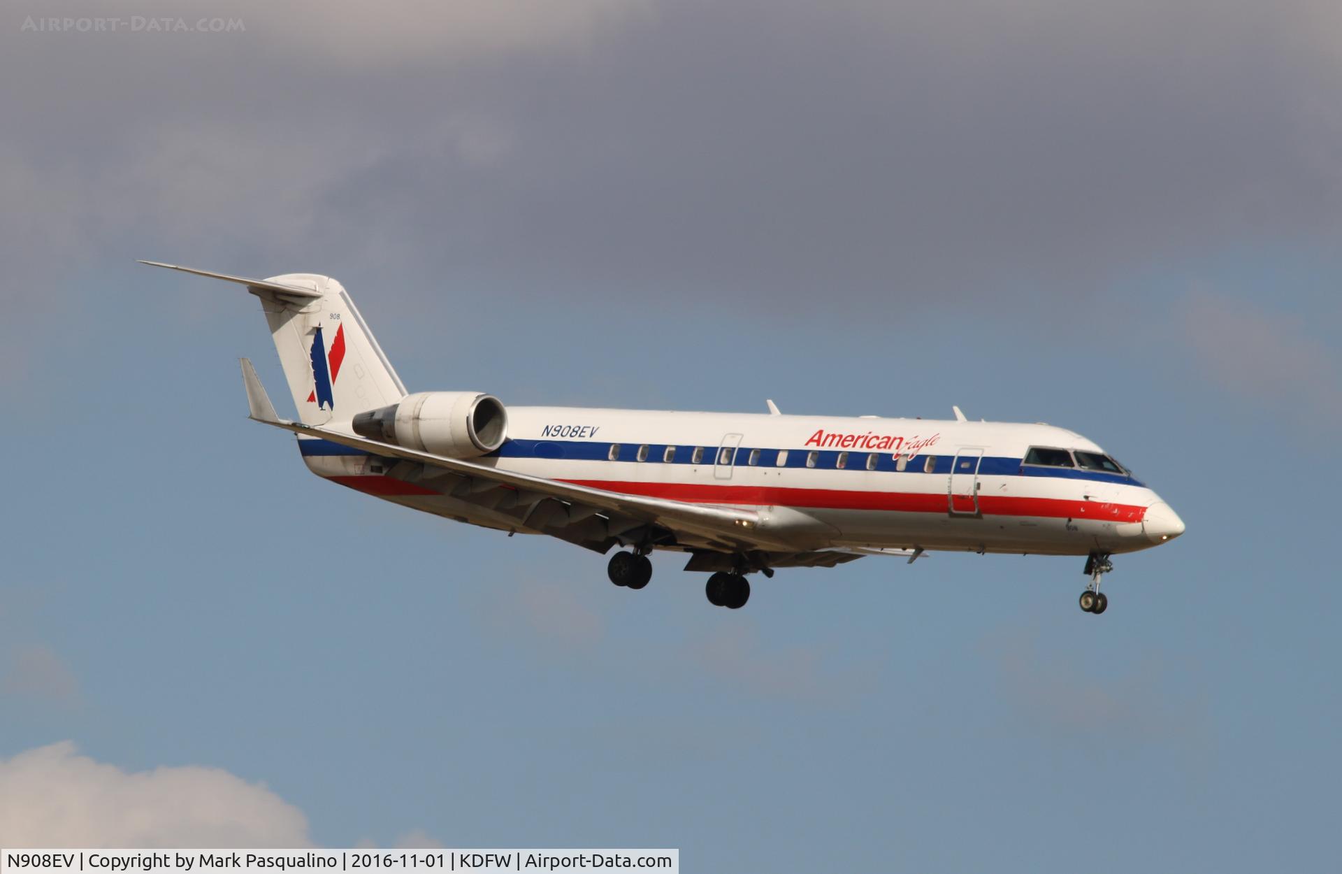 N908EV, 2002 Bombardier CRJ-200ER (CL-600-2B19) C/N 7654, CL-600-2B19