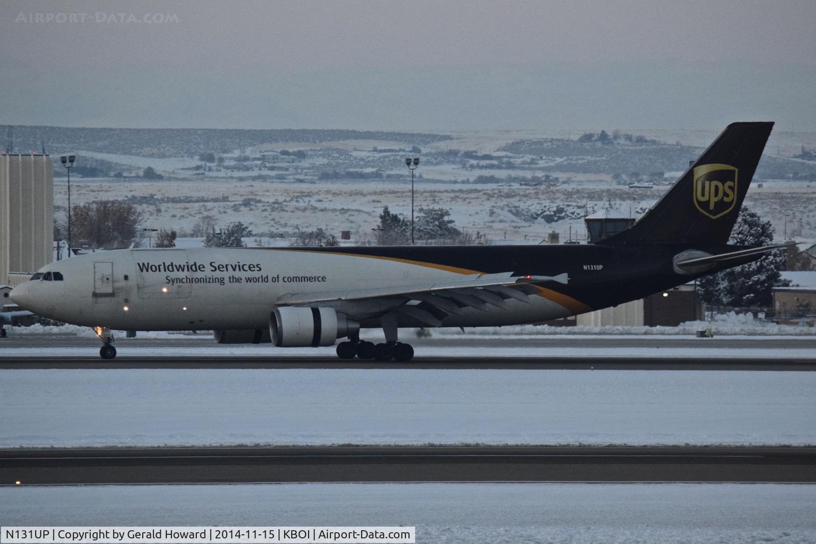 N131UP, 2001 Airbus A300F4-622R C/N 0815, Early morning landing roll out on RWY 10R.