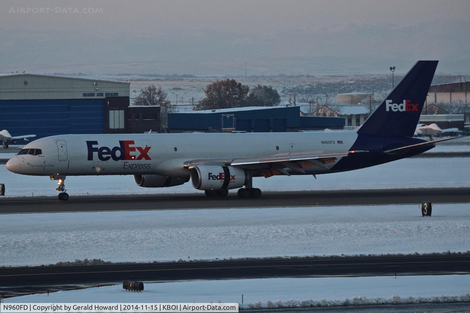 N960FD, 1992 Boeing 757-236F C/N 25593, Early morning landing roll out on RWY 10L.