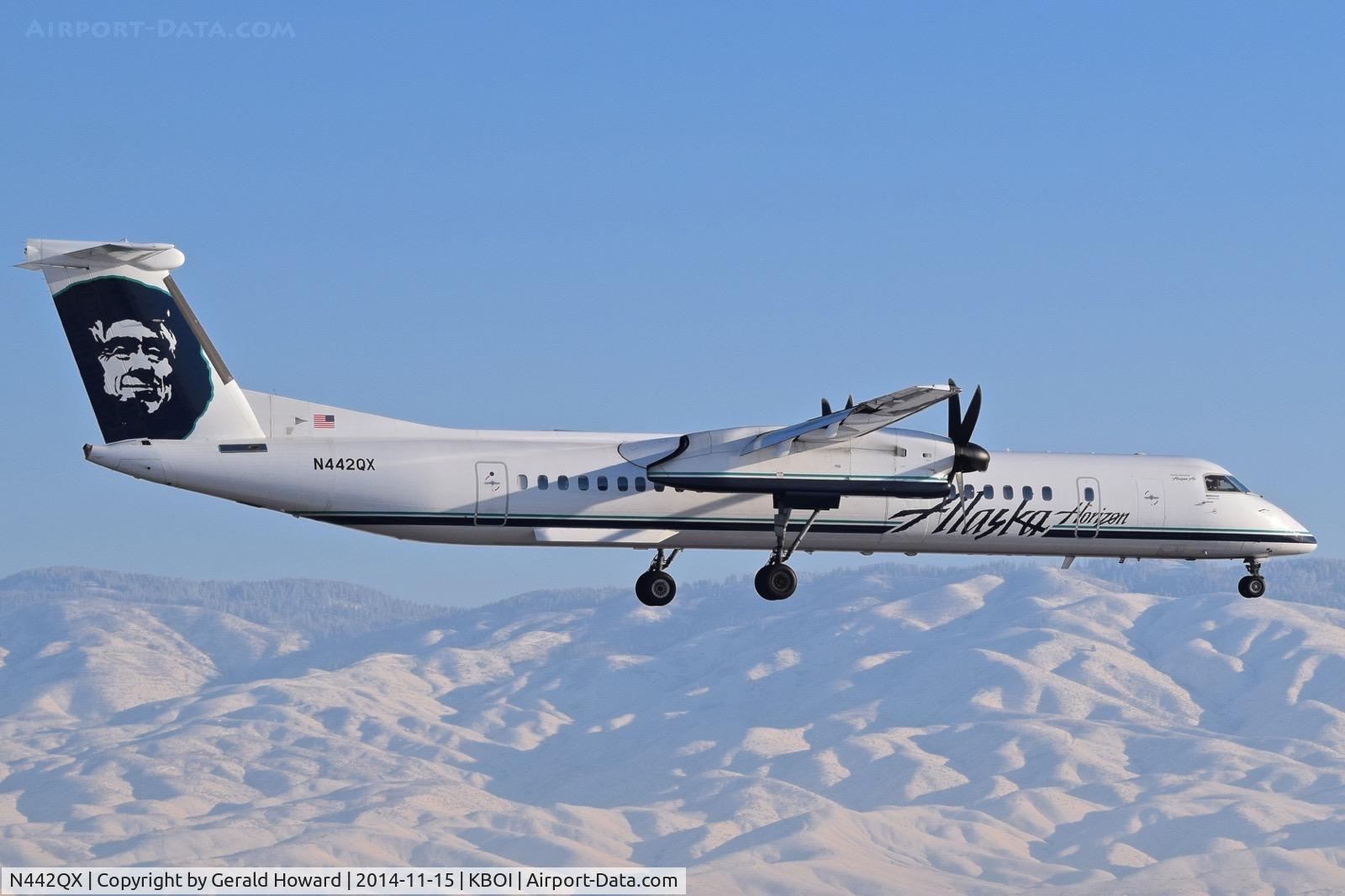 N442QX, 2010 Bombardier DHC-8-402 Dash 8 C/N 4352, Landing RWY 10L.