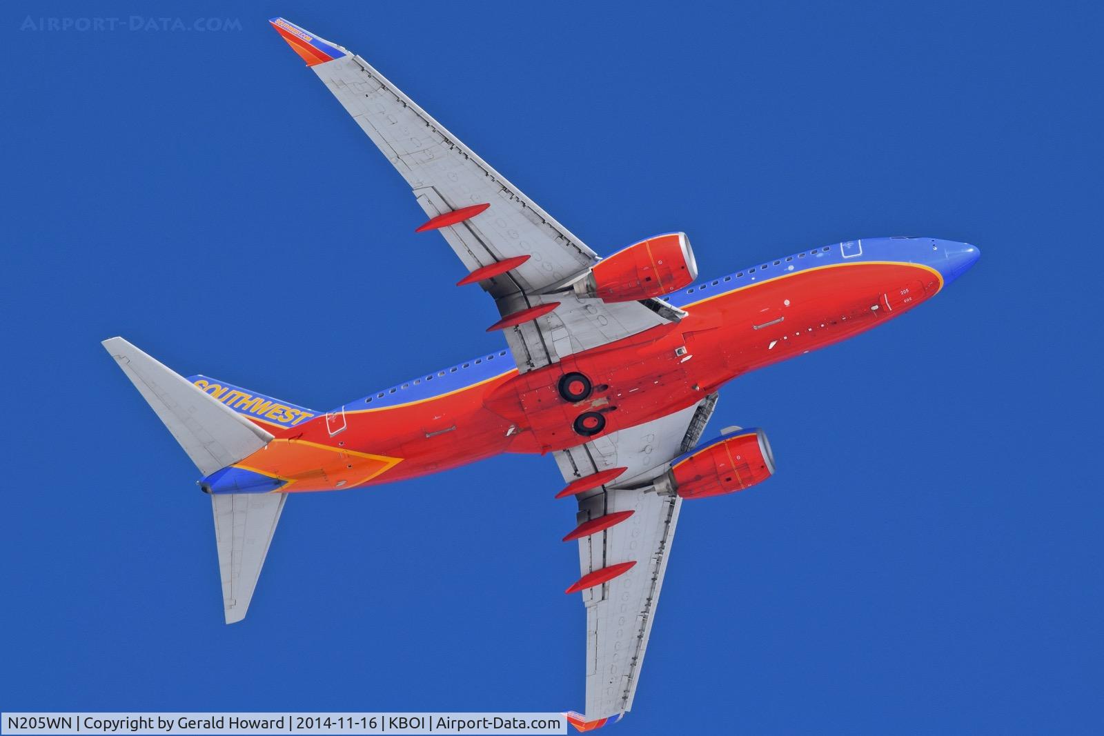 N205WN, 2005 Boeing 737-7H4 C/N 34010, Departing BOI.