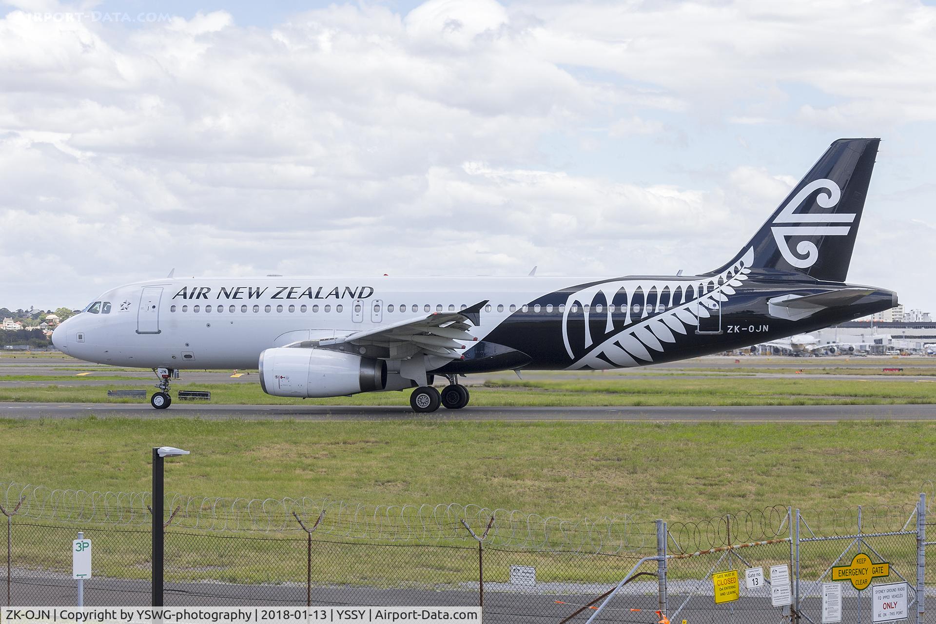 ZK-OJN, 2005 Airbus A320-232 C/N 2594, Air New Zealand (ZK-OJN) Airbus A320-232 taxiing at Sydney Airport
