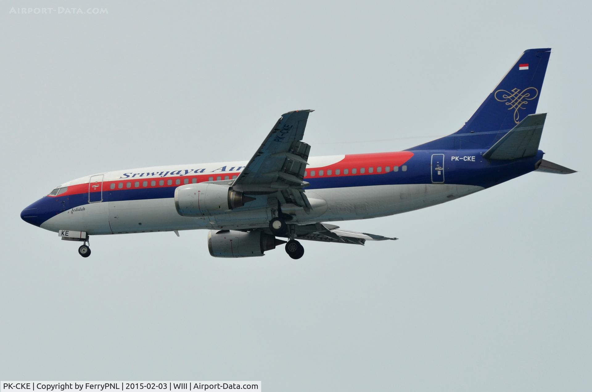 PK-CKE, 1992 Boeing 737-3Q8 C/N 24987, Sriwijaya B733 landing