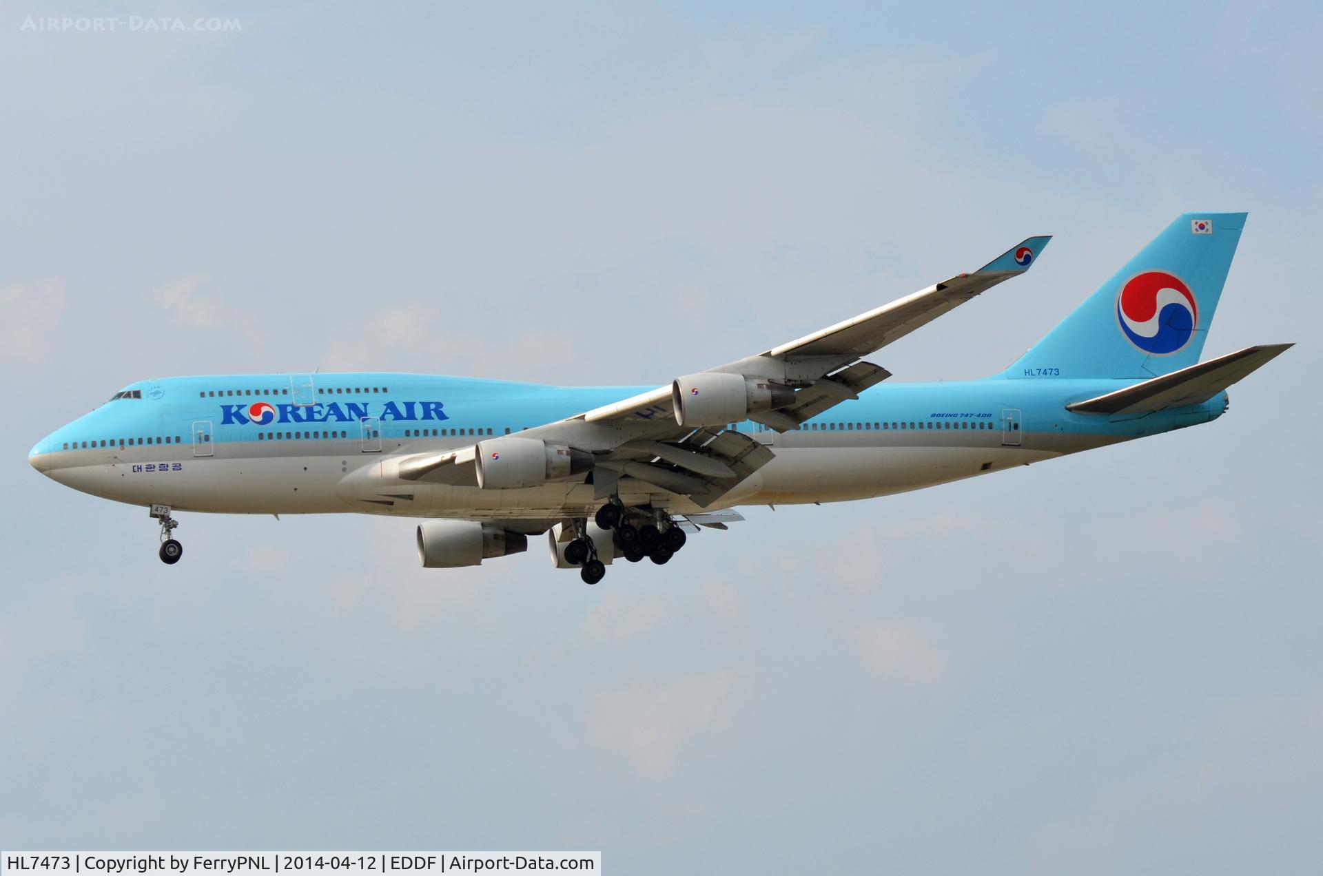 HL7473, 1996 Boeing 747-4B5 C/N 28335, Korean B744 arriving over the highway in FRA