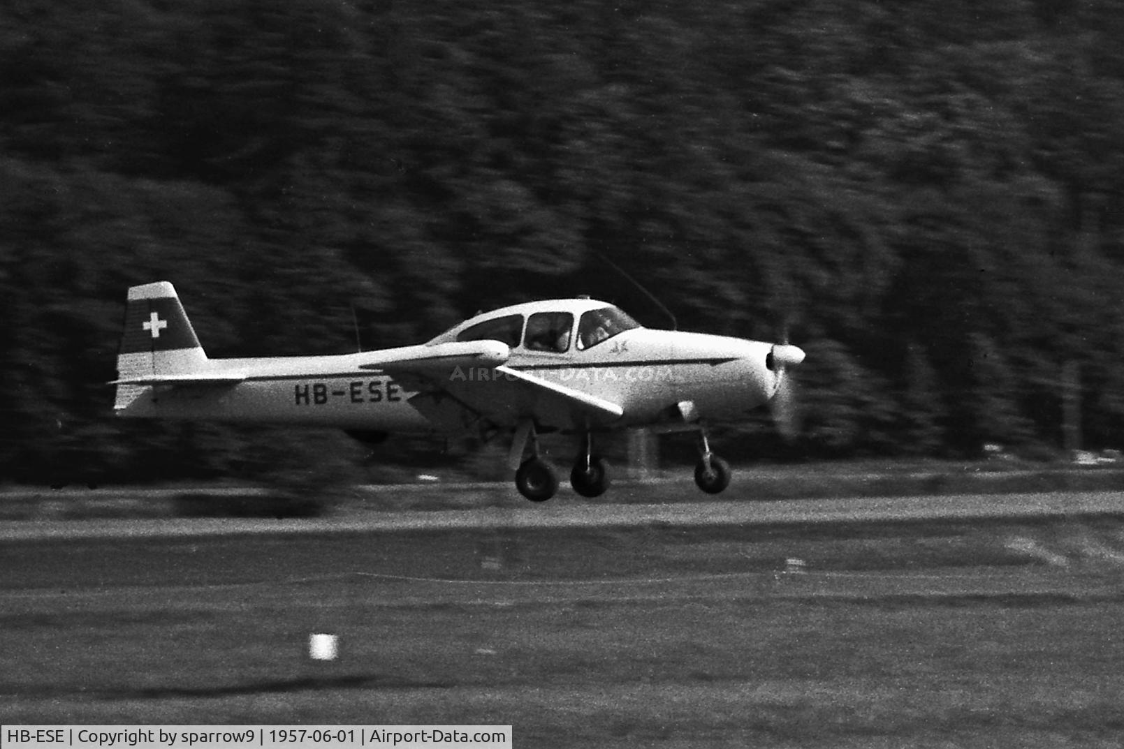 HB-ESE, 1948 Ryan Navion A C/N NAV-4-1259, At Biel-Boezingen airfield, now closed.
Scanned from a 6x9 negative.