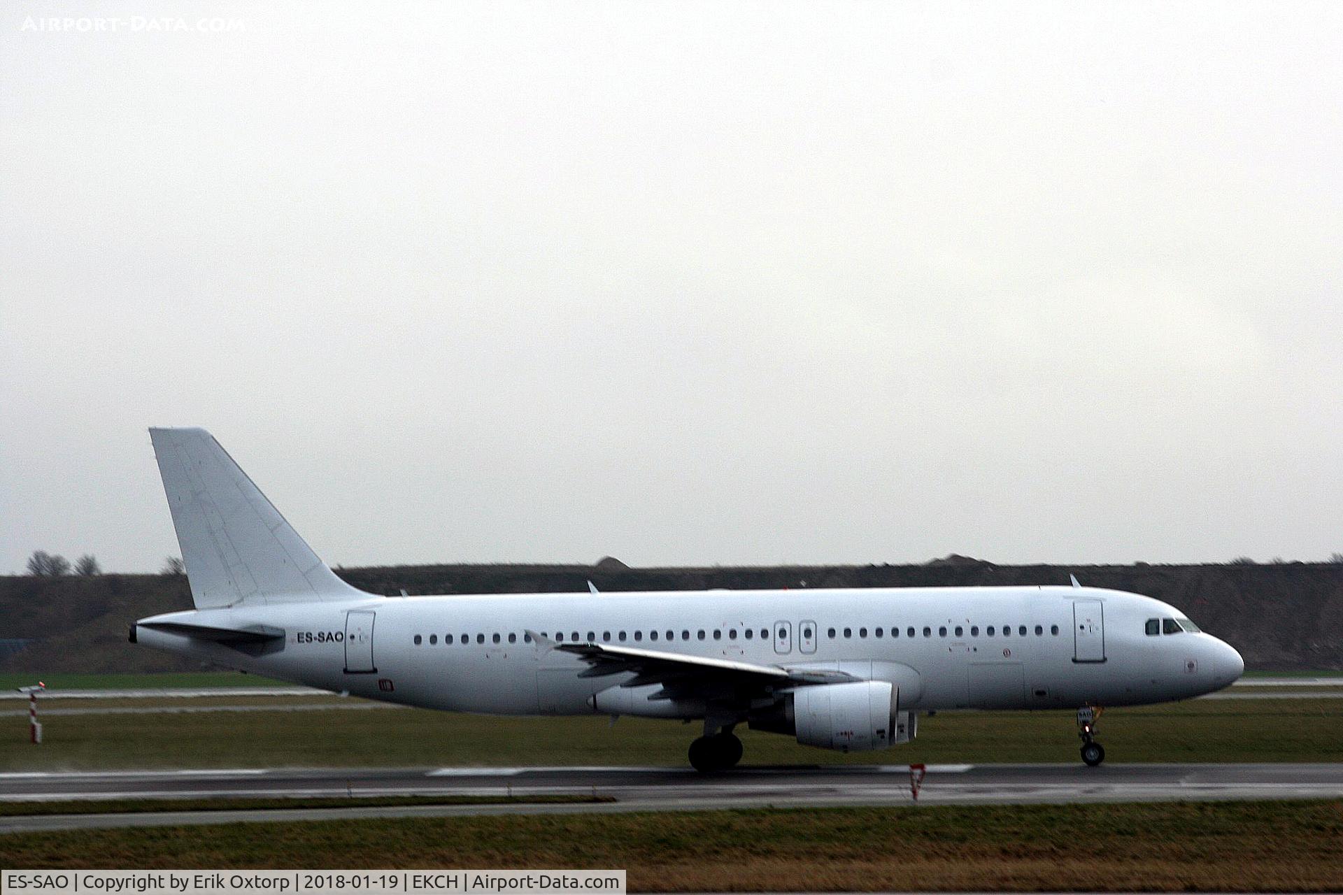 ES-SAO, 1998 Airbus A320-214 C/N 0936, ES-SAO taking off rw 22R