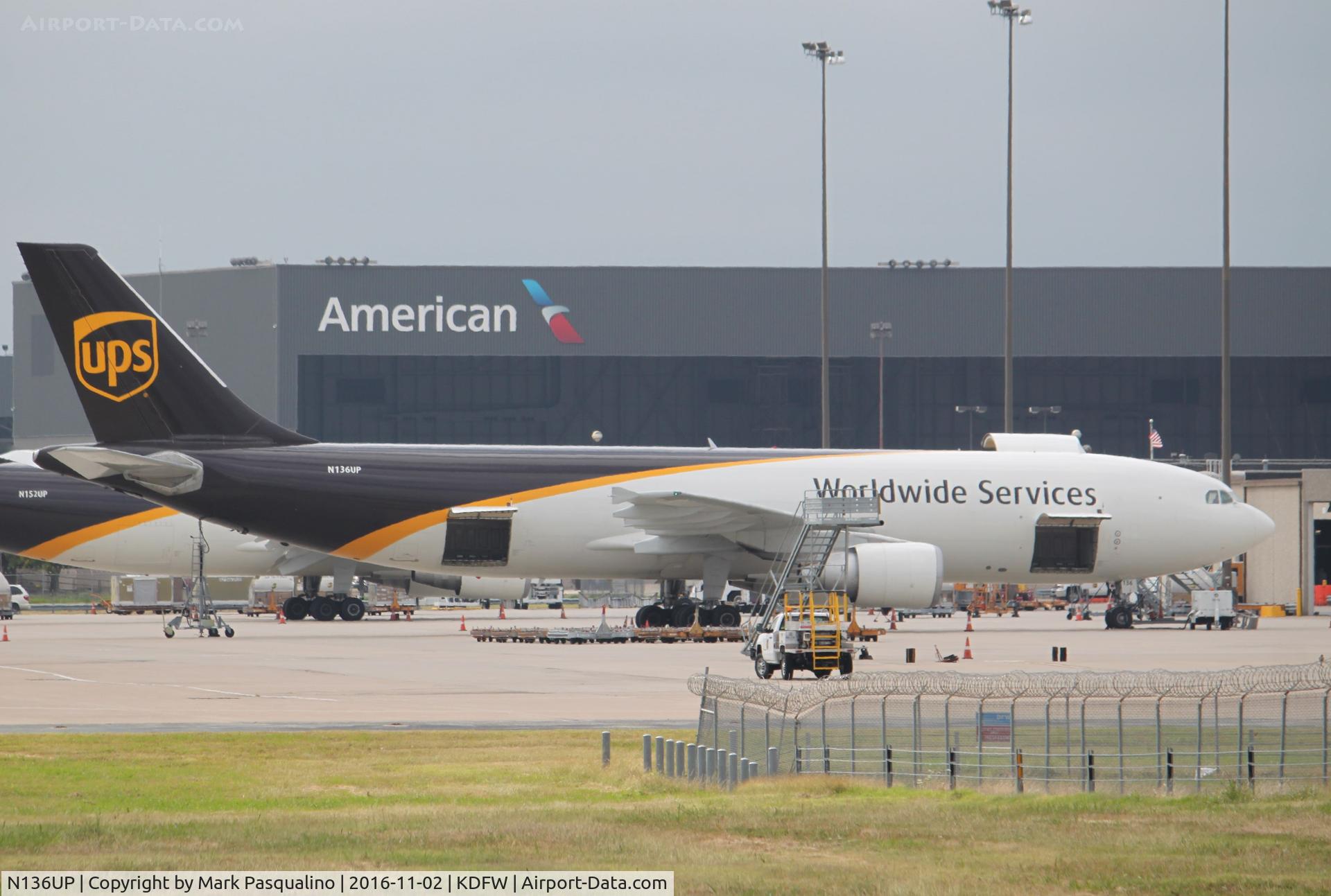 N136UP, 2001 Airbus A300F4-622R C/N 819, Airbus A300F4-622R