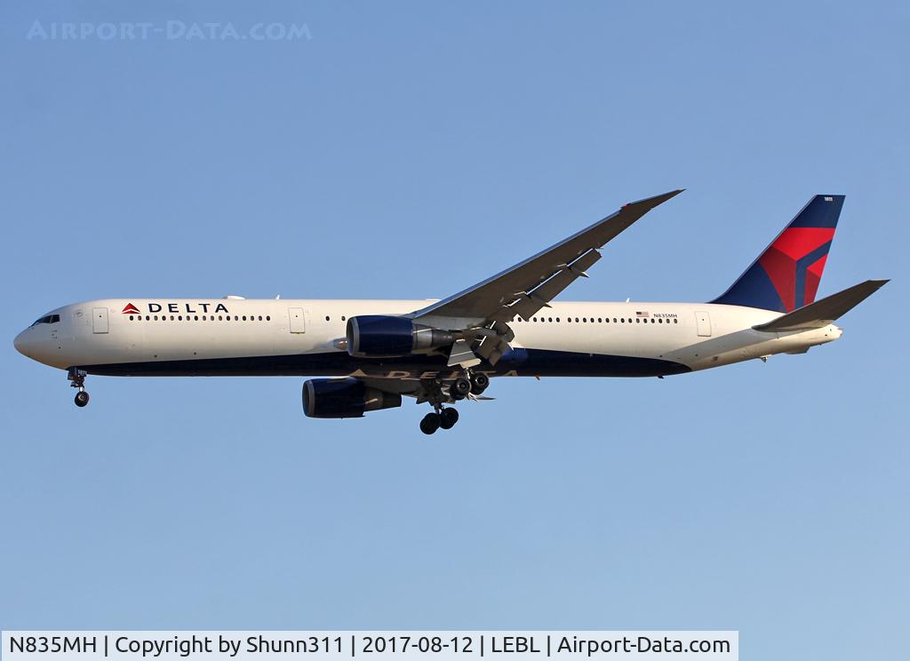 N835MH, 2000 Boeing 767-432/ER C/N 29708, Landing rwy 25R