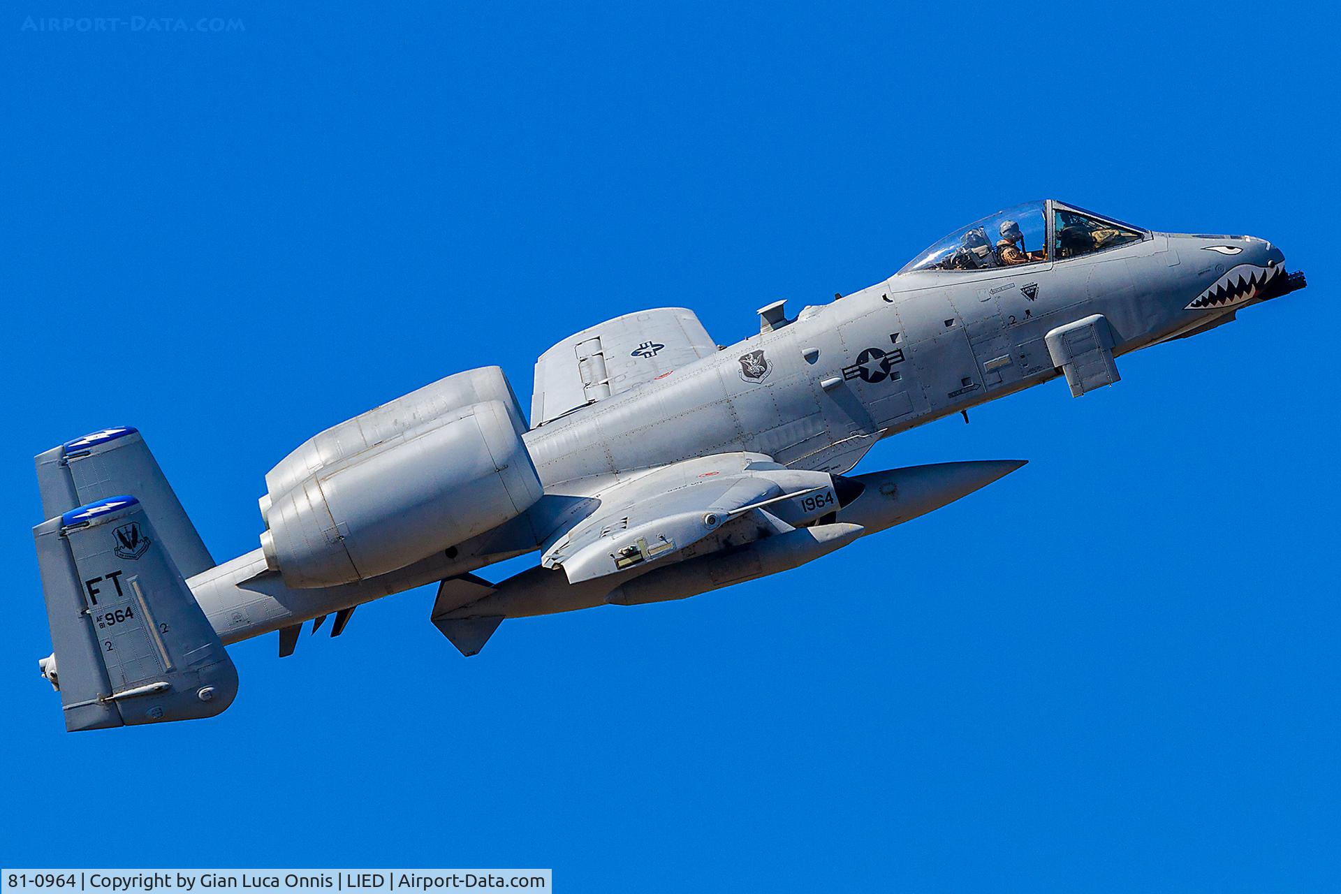 81-0964, 1981 Fairchild Republic A-10A Thunderbolt II C/N A10-0659, Takeoff