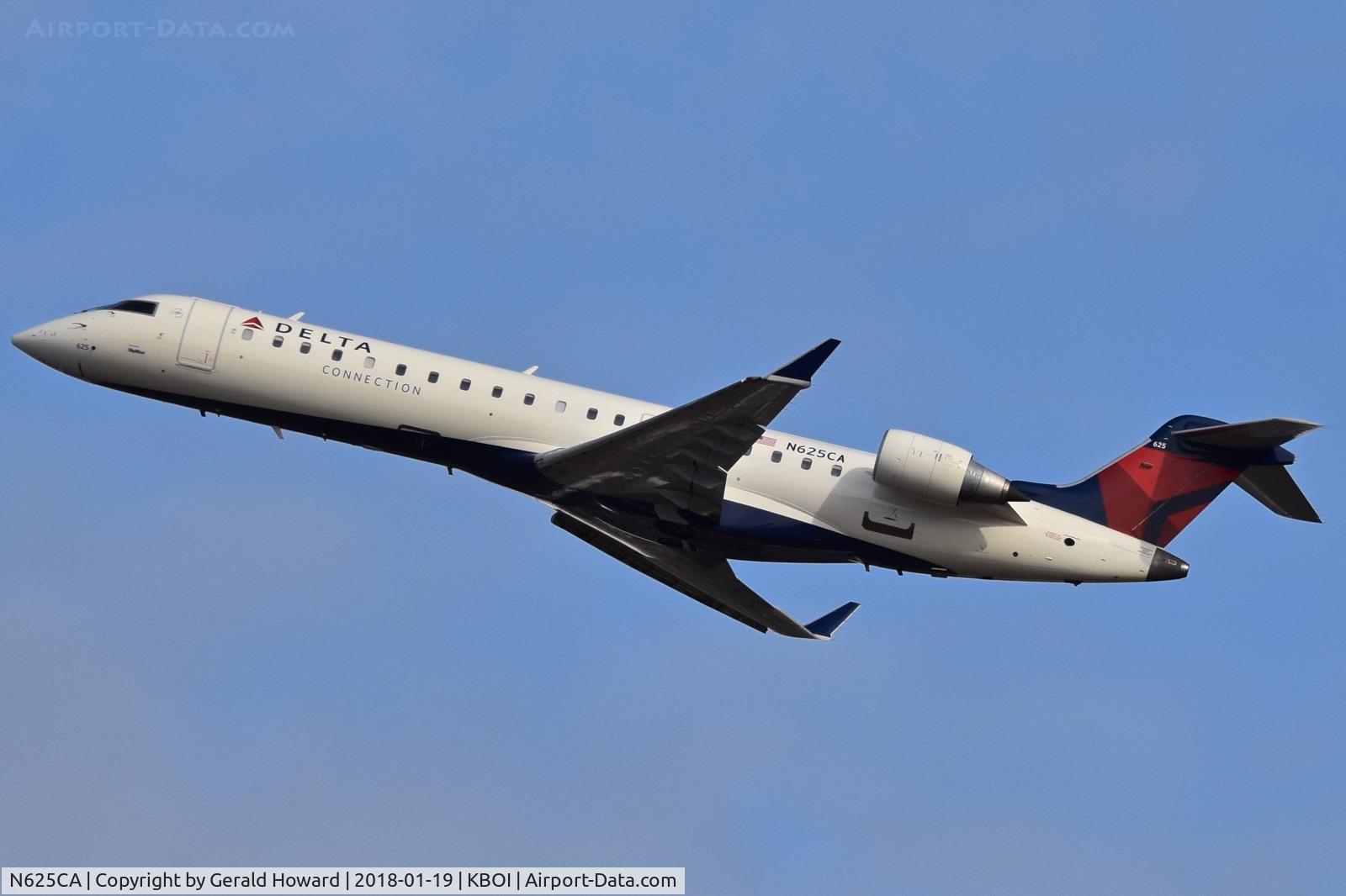 N625CA, 2003 Bombardier CRJ-700 (CL-600-2C10) Regional Jet C/N 10113, Departing BOI.