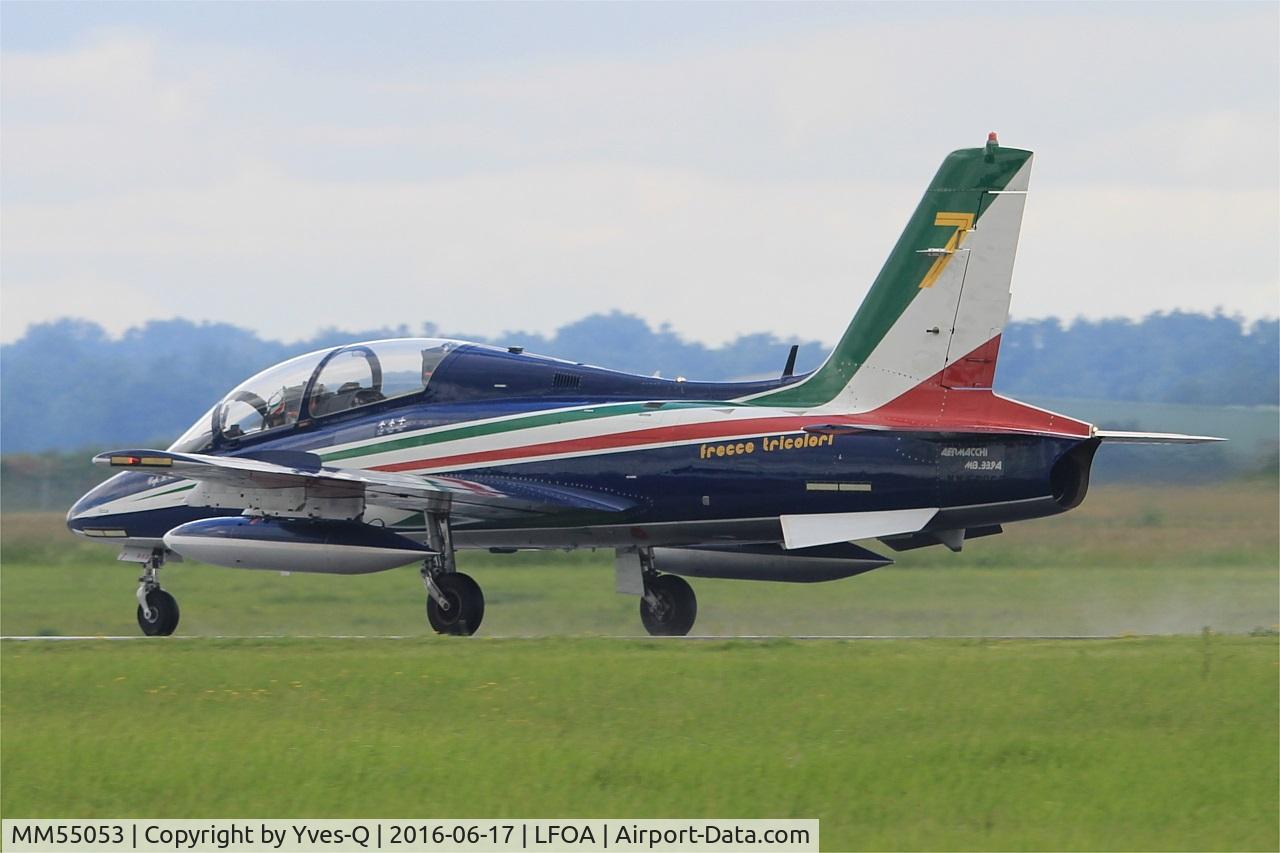 MM55053, Aermacchi MB-339PAN C/N 6847/187/AA084, Italian Air Force Aermacchi MB-339PAN, N°7 of Frecce Tricolori Aerobatic Team 2016, Landing rwy 24, Avord Air Base 702 (LFOA) Open day 2016