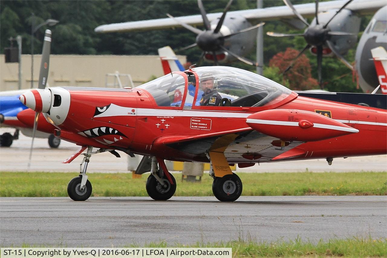 ST-15, SIAI-Marchetti SF-260M+ C/N 10-15, Belgian Red Devil Team SIAI-Marchetti SF-260M, Taxiing to flight line, Avord Air Base 702 (LFOA) Open day 2016