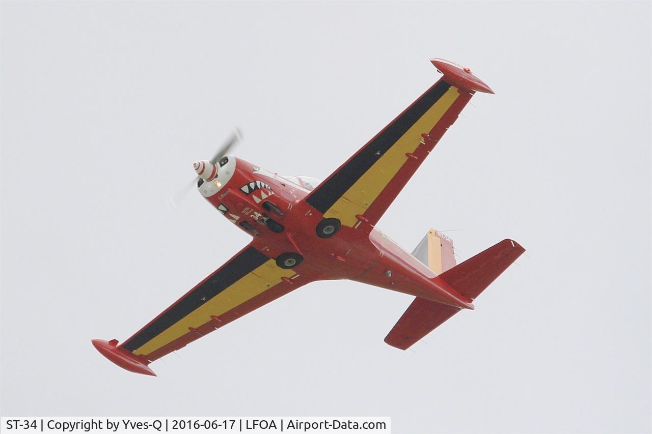 ST-34, SIAI-Marchetti SF-260MB C/N 10-34, Belgian Red Devil Team SIAI-Marchetti SF-260M, On display, Avord Air Base 702 (LFOA) Open day 2016
