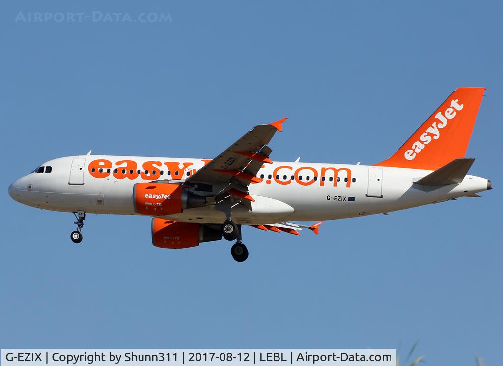 G-EZIX, 2005 Airbus A319-111 C/N 2605, Landing rwy 25R with only Easyjet.com titles