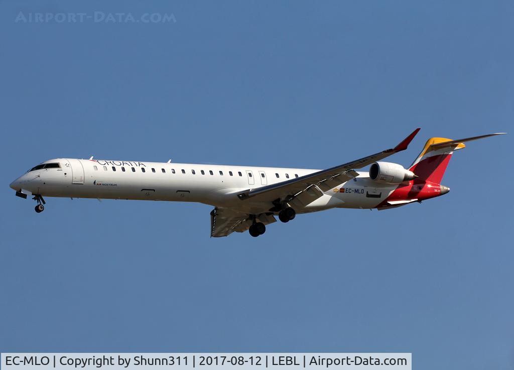 EC-MLO, 2016 Bombardier CRJ-1000 (CL-600-2E25) C/N 19050, Landing rwy 25R... Croatia Airlines titles
