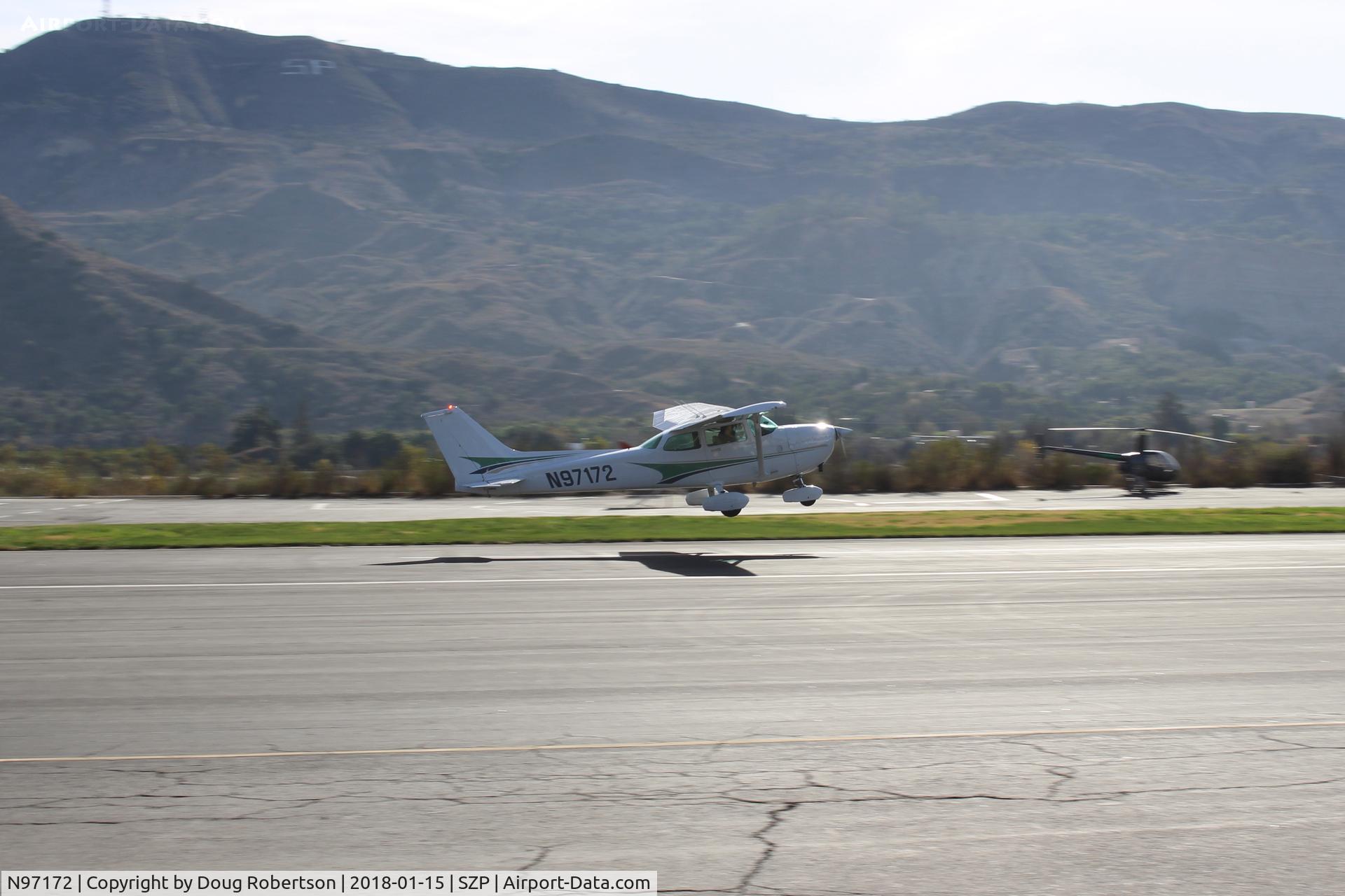 N97172, 1984 Cessna 172P C/N 17276162, 1984 Cessna 172P SKYHAWK, Lycoming O-320 D2J 160 Hp, takeoff climb Rwy 22