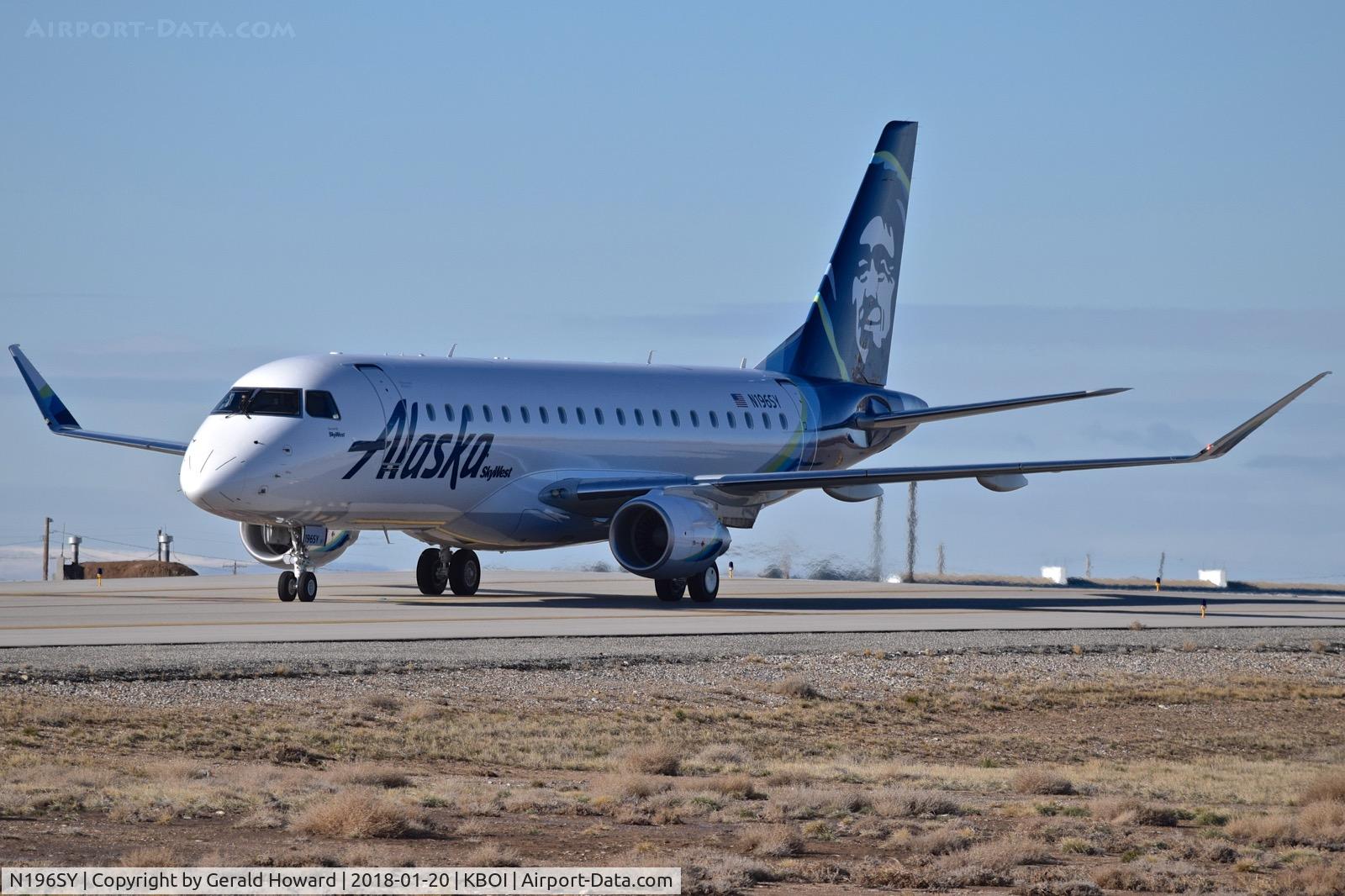 N196SY, 2018 Embraer 175LR (ERJ-170-200LR) C/N 17000706, Taxing on Sierra to Skywest maintenance hangar.