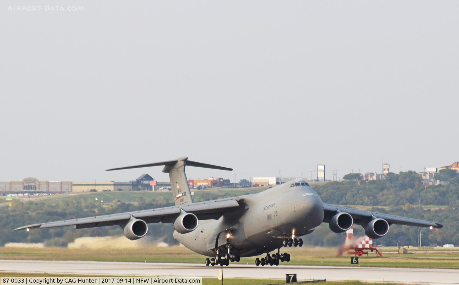 87-0033, 1988 Lockheed C-5B Galaxy C/N 500-0119, Chili55 departing KNFW