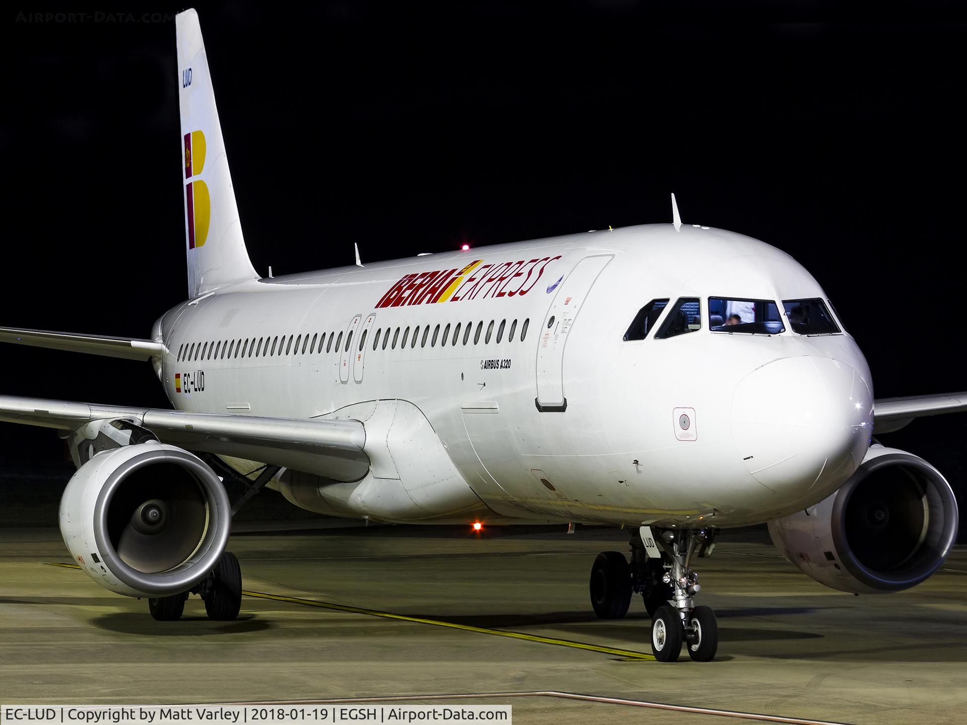 EC-LUD, 1999 Airbus A320-214 C/N 1067, Sat on stand 6 @ NWI....