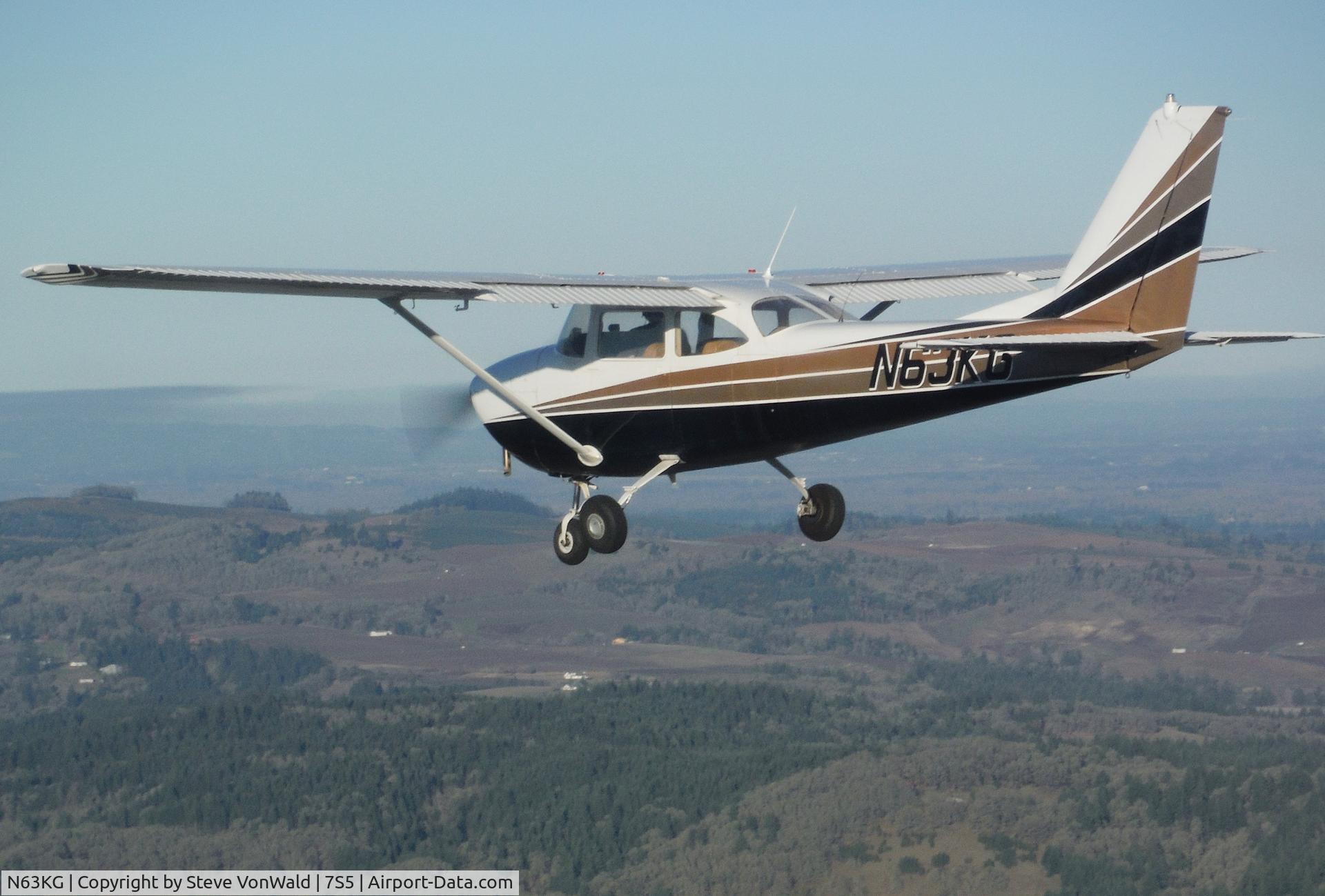 N63KG, 1962 Cessna 172D C/N 17250000, N63KG  17250000.  Is this the 500000 Cessna?
There is a N50000, however, it serial number is 17250145
Anyone knows please advise.