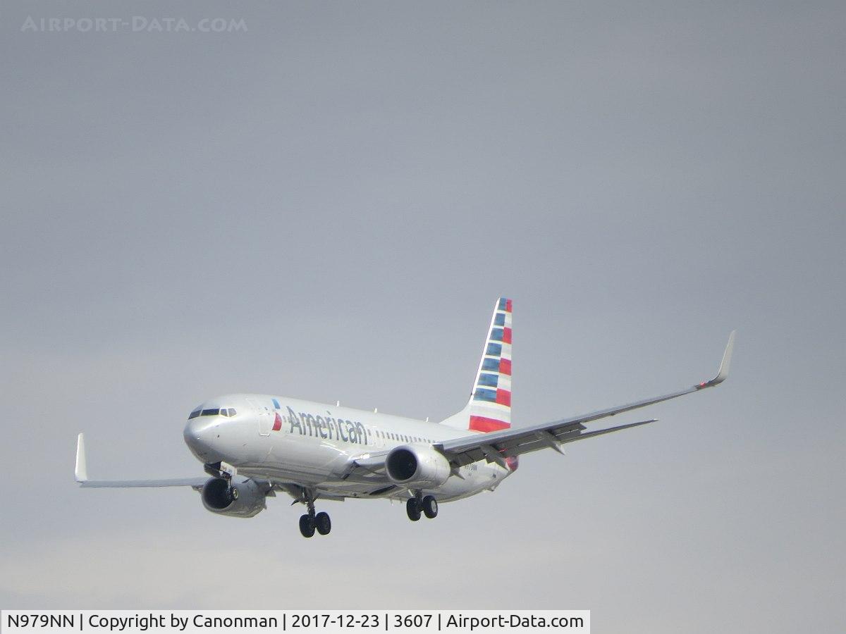 N979NN, 2015 Boeing 737-823 C/N 31228, Landing