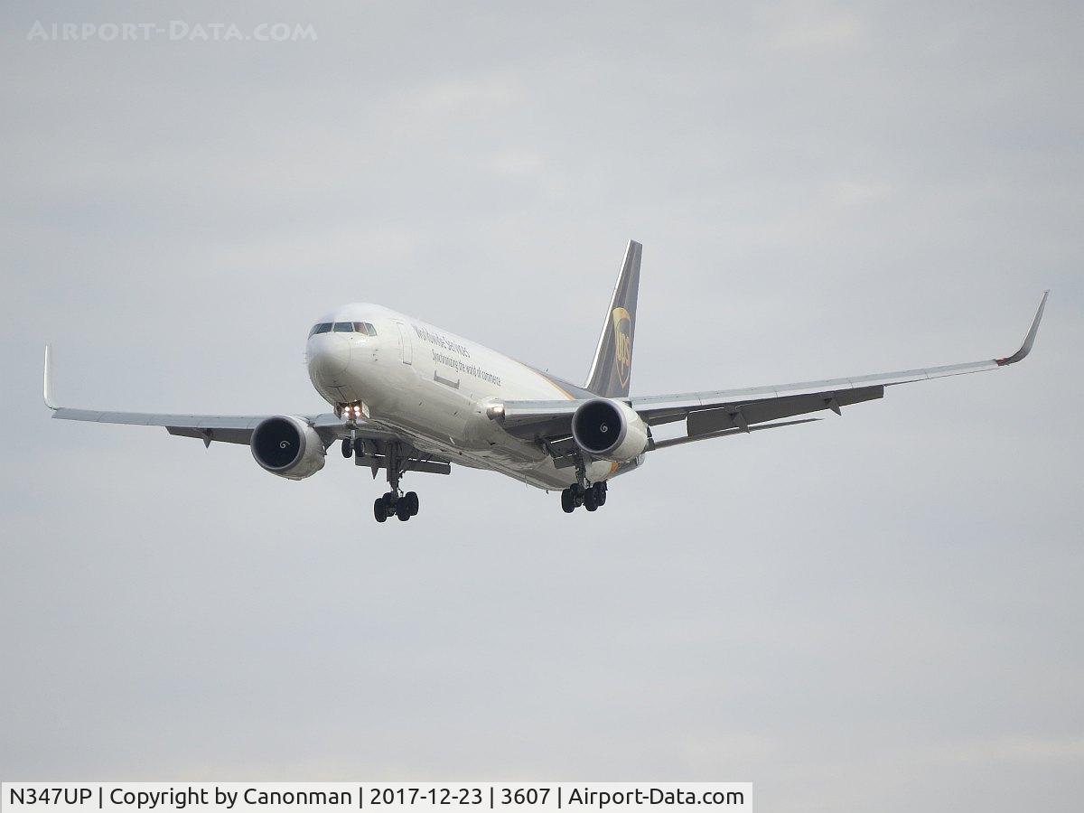 N347UP, 2012 Boeing 767-34A/ER C/N 37871, Landing