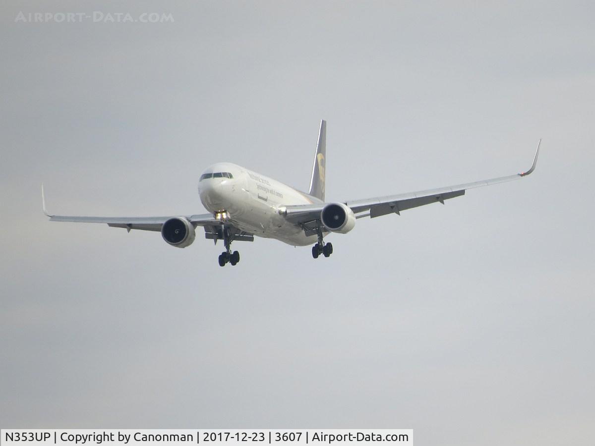 N353UP, 2012 Boeing 767-34AF/ER C/N 37877, Landing