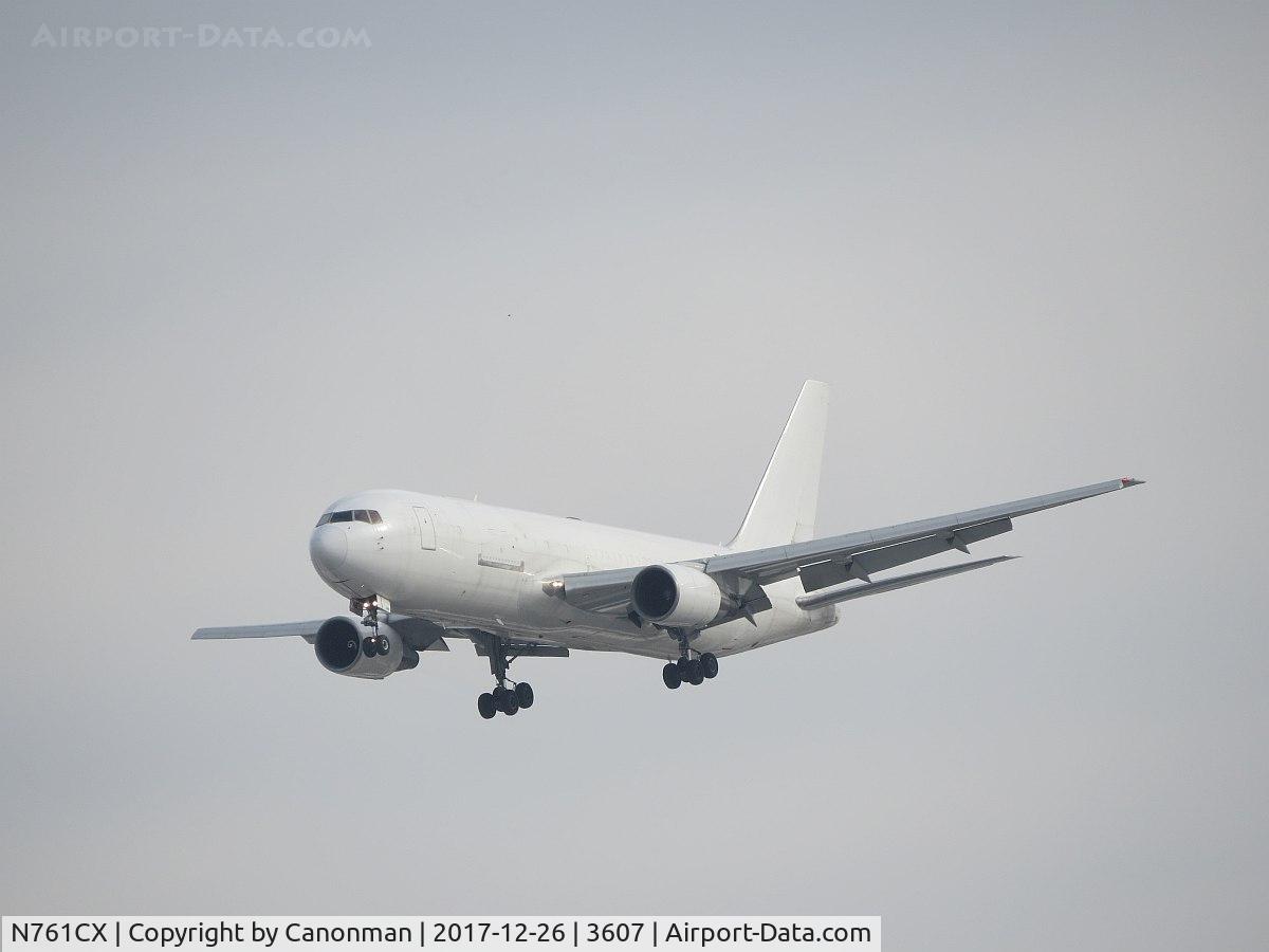 N761CX, 1985 Boeing 767-223(SF) C/N 22318, Landing