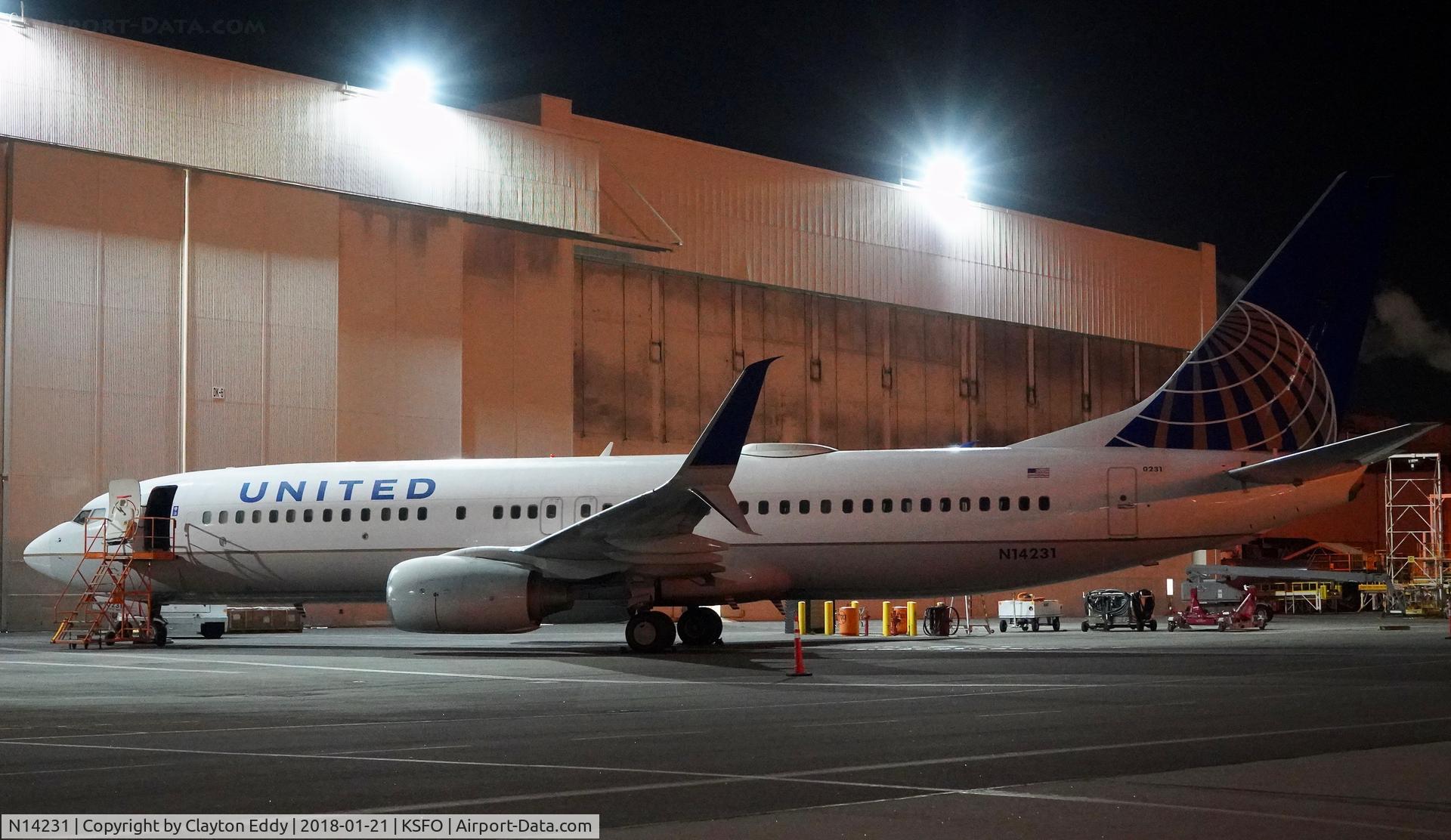 N14231, 1999 Boeing 737-824 C/N 28795, SFO 2018.