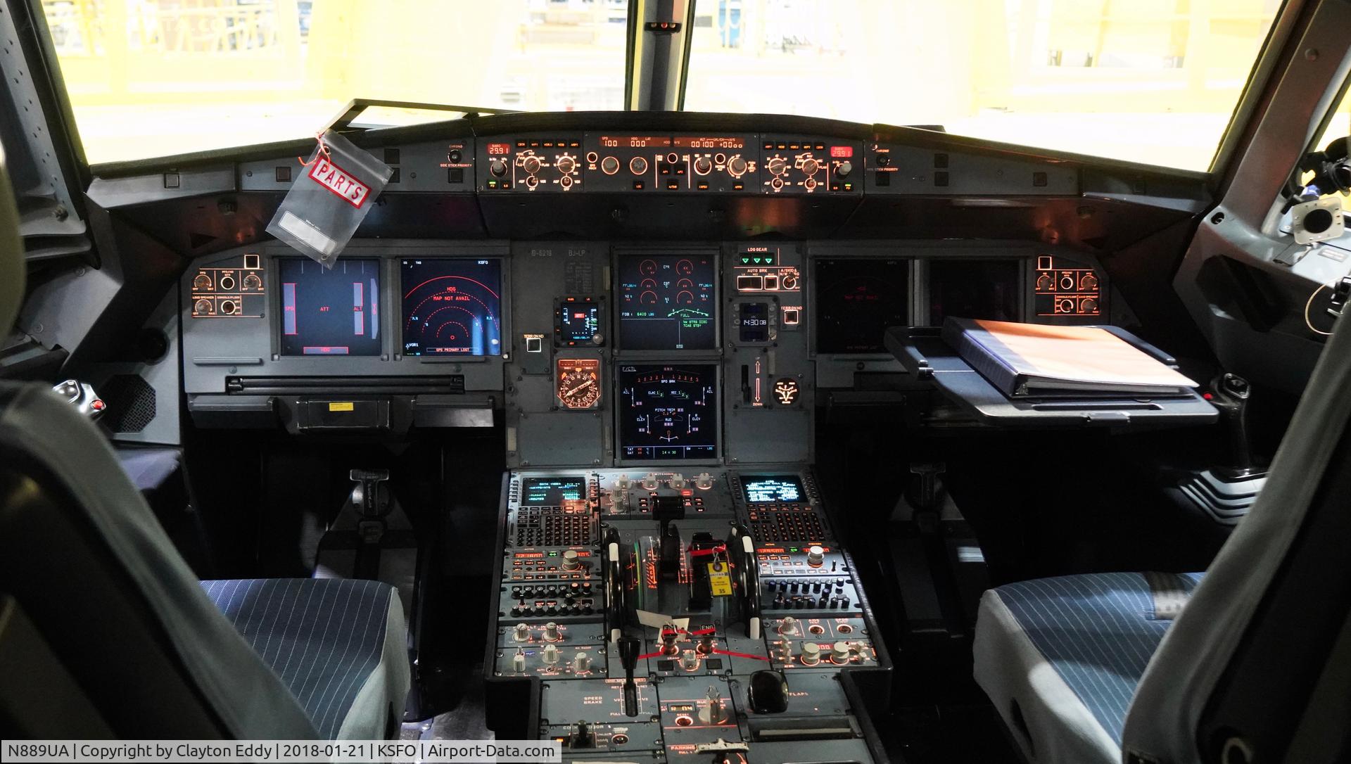 N889UA, 2005 Airbus A319-132 C/N 2667, SFO 2018.