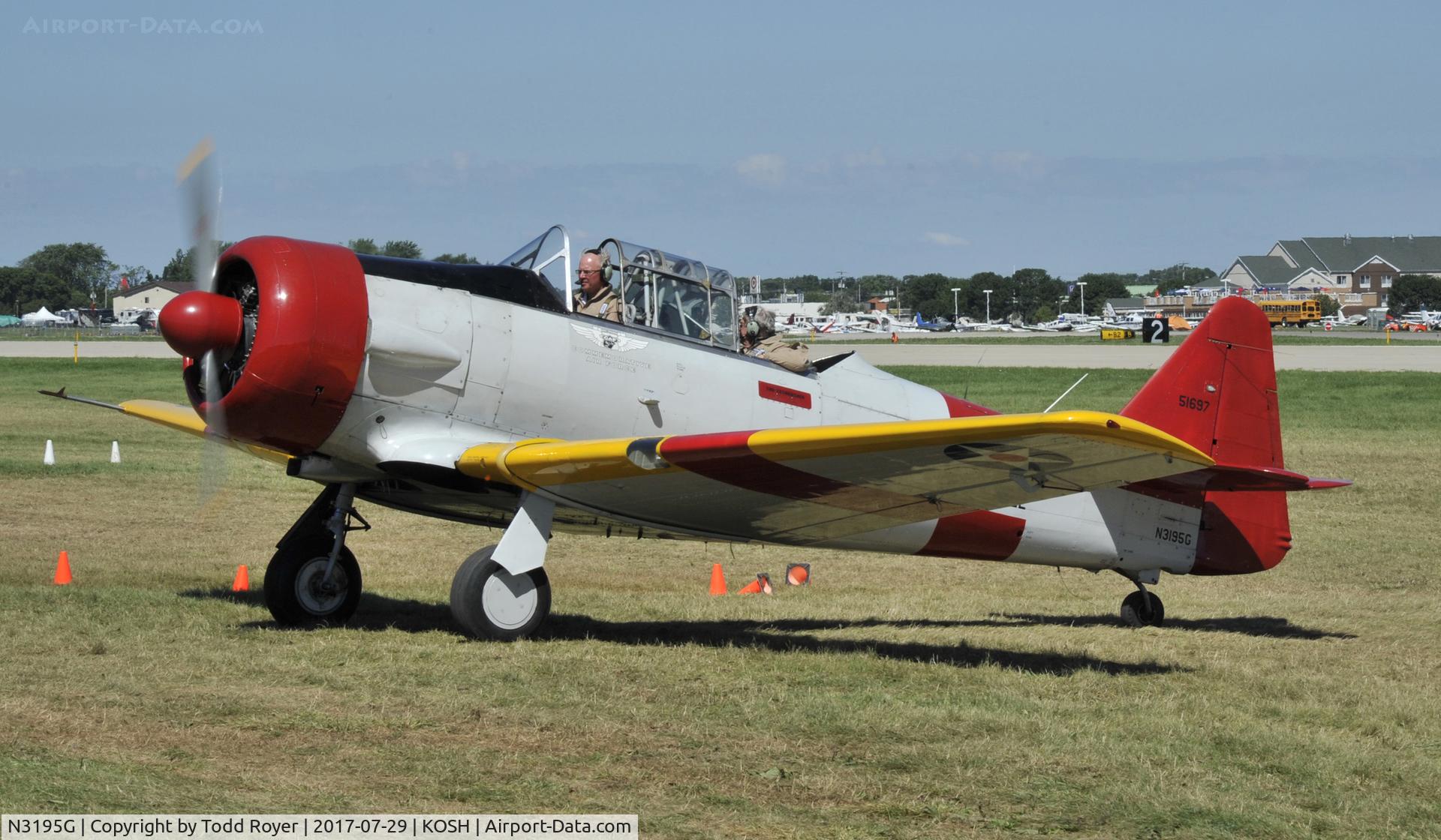 N3195G, North American SNJ-5 Texan Texan C/N 51697, Airventure 2017