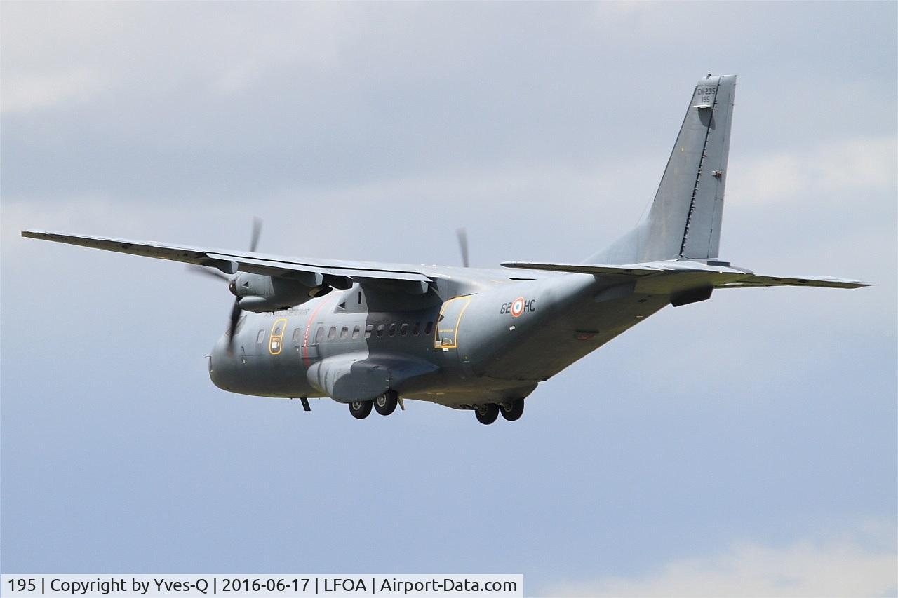 195, 2010 CASA CN-235-300M C/N C195, CASA CN-235-300M, Take off rwy 24, Avord Air Base 702 (LFOA) Open day 2016