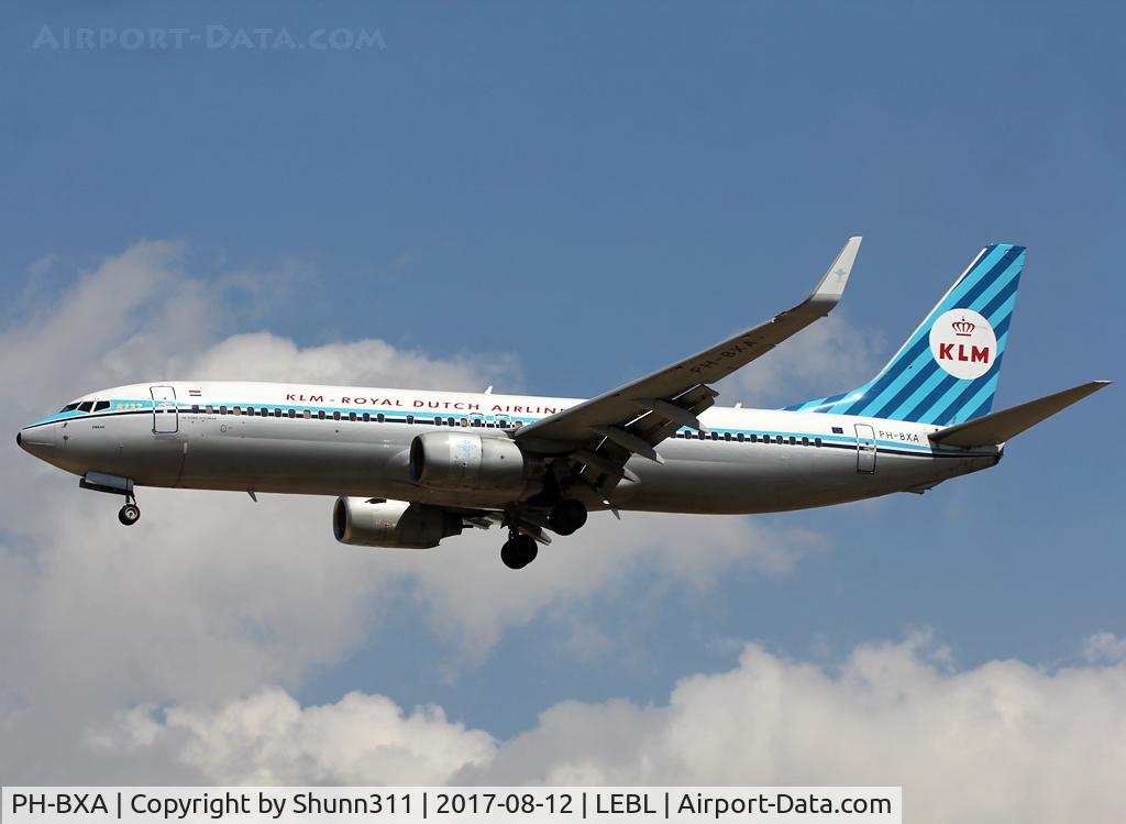 PH-BXA, 1998 Boeing 737-8K2 C/N 29131, Landing rwy 25R in retro c/s
