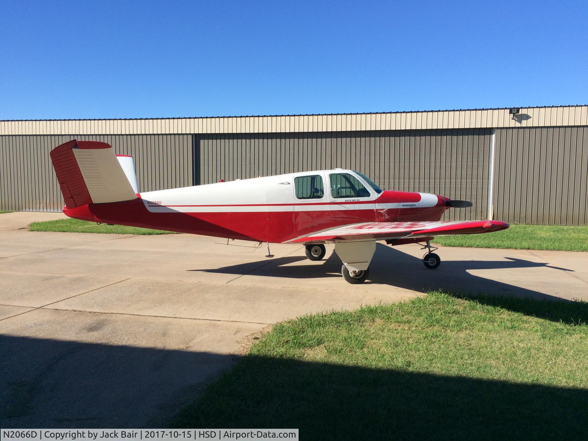 N2066D, 1953 Beech D35 C/N D-3407, N2066D
1953 Beech D35