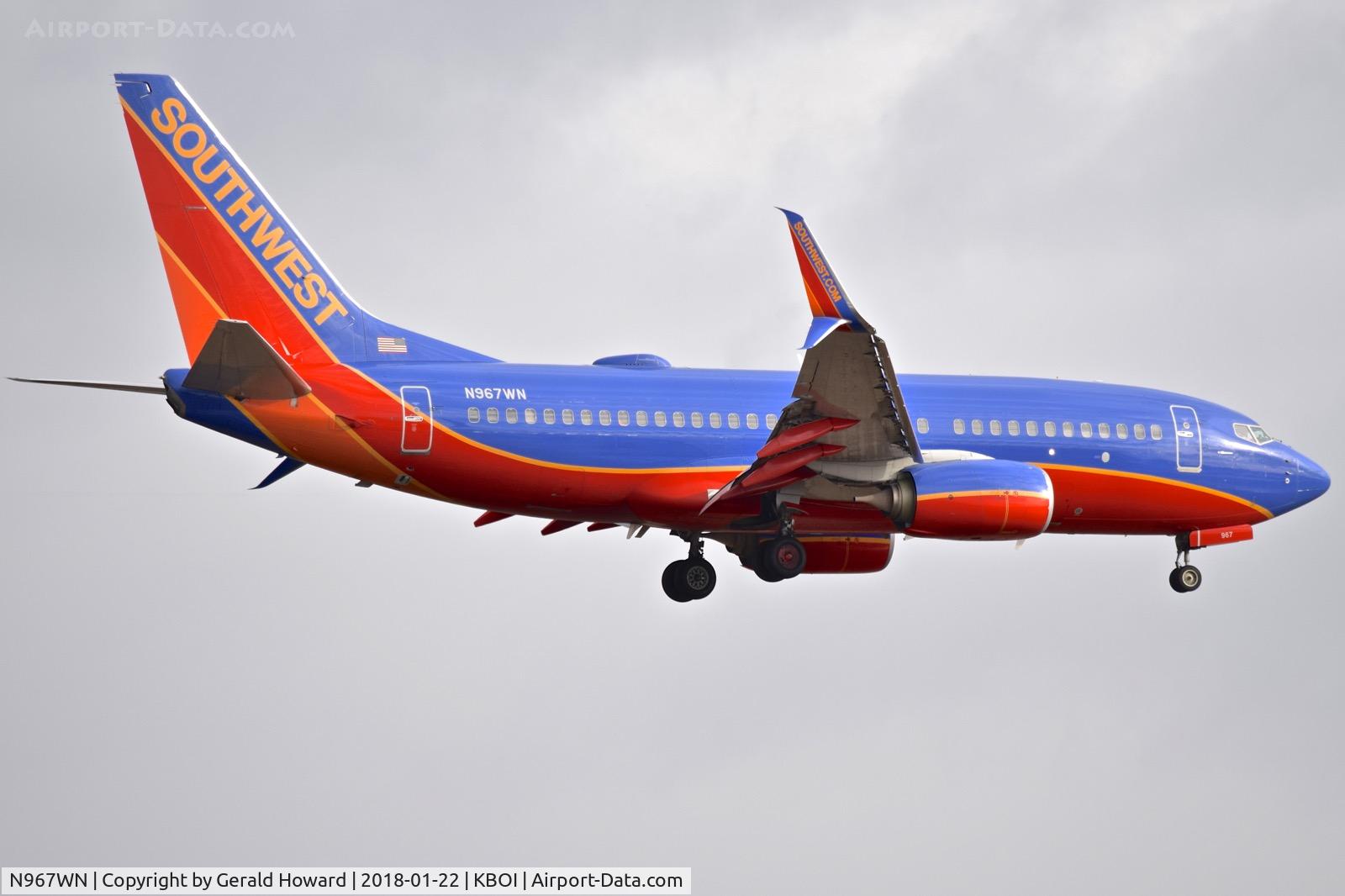 N967WN, 2011 Boeing 737-7H4 C/N 36967, Landing RWY 10L.